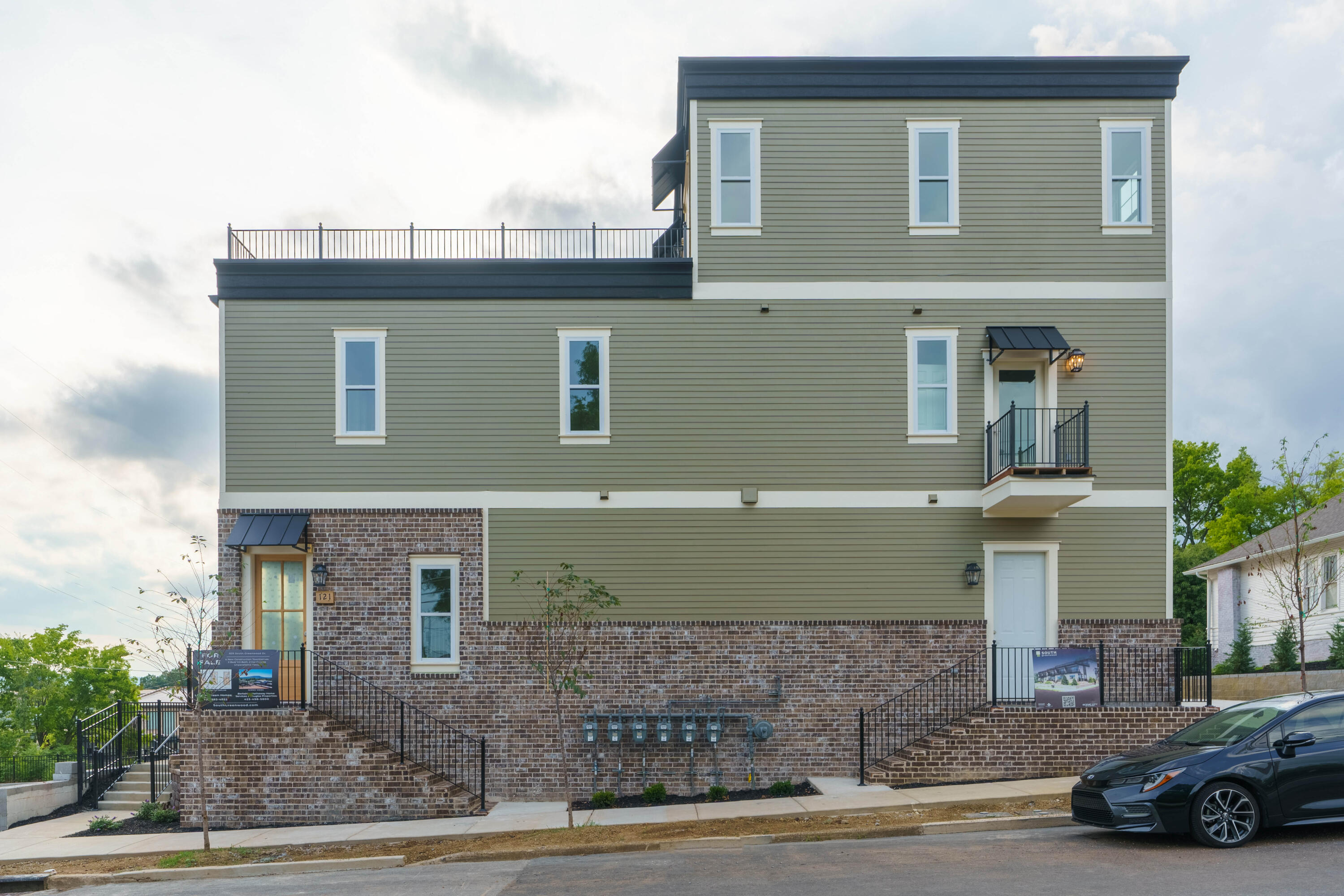 829 S Greenwood Ave, 121