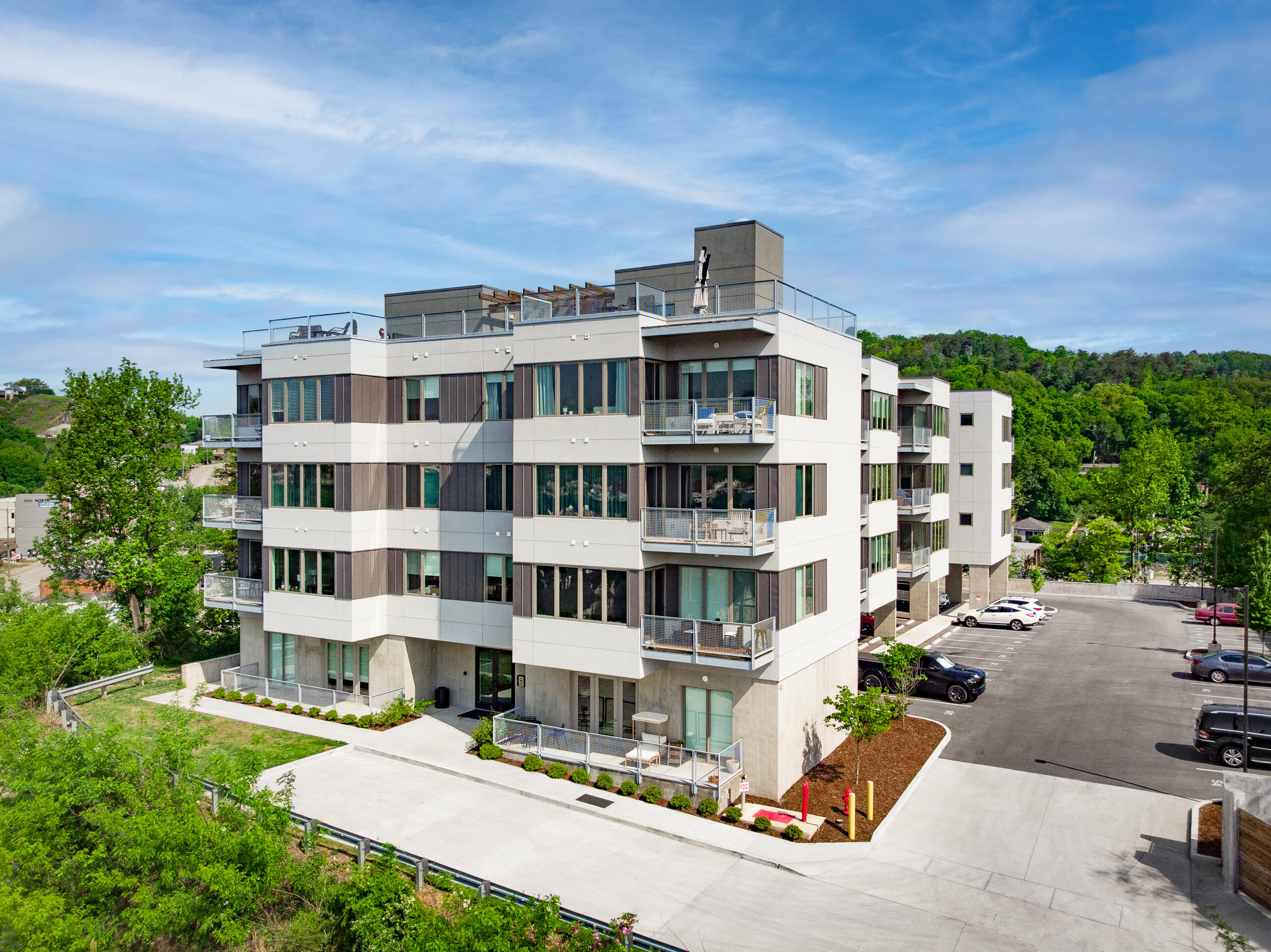 411 Fairpoint Street, 403