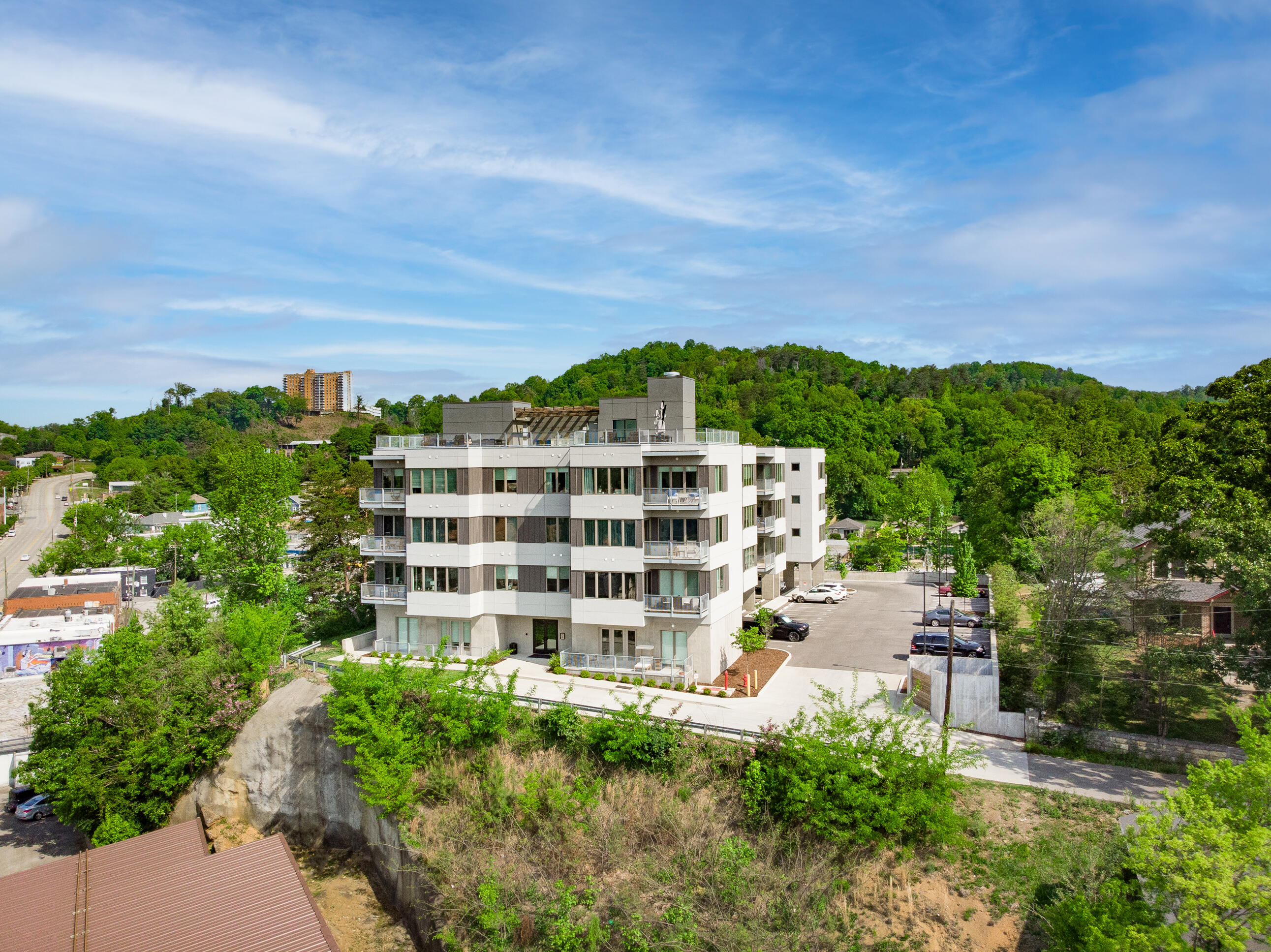 411 Fairpoint Street, 403