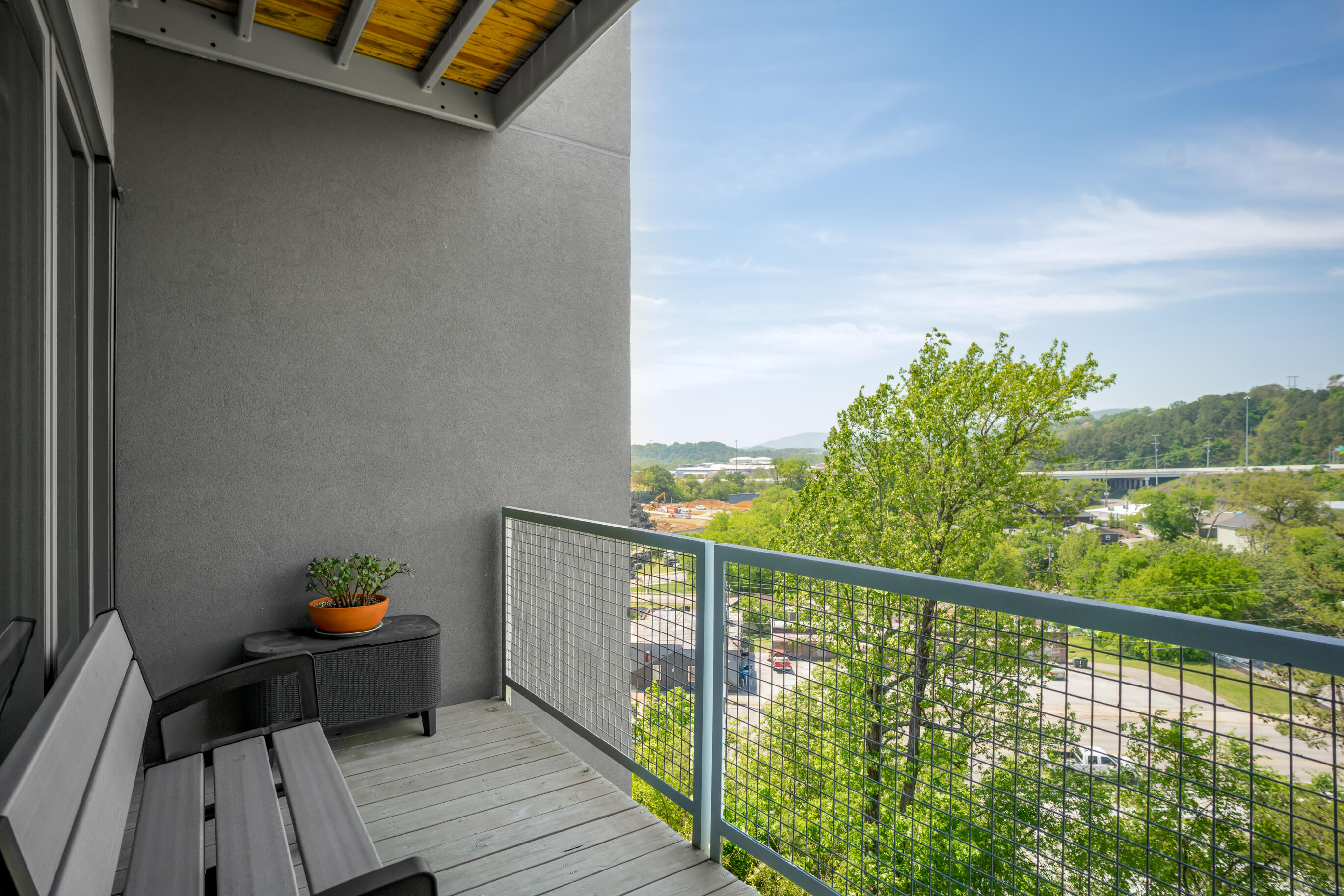 411 Fairpoint Street, 403