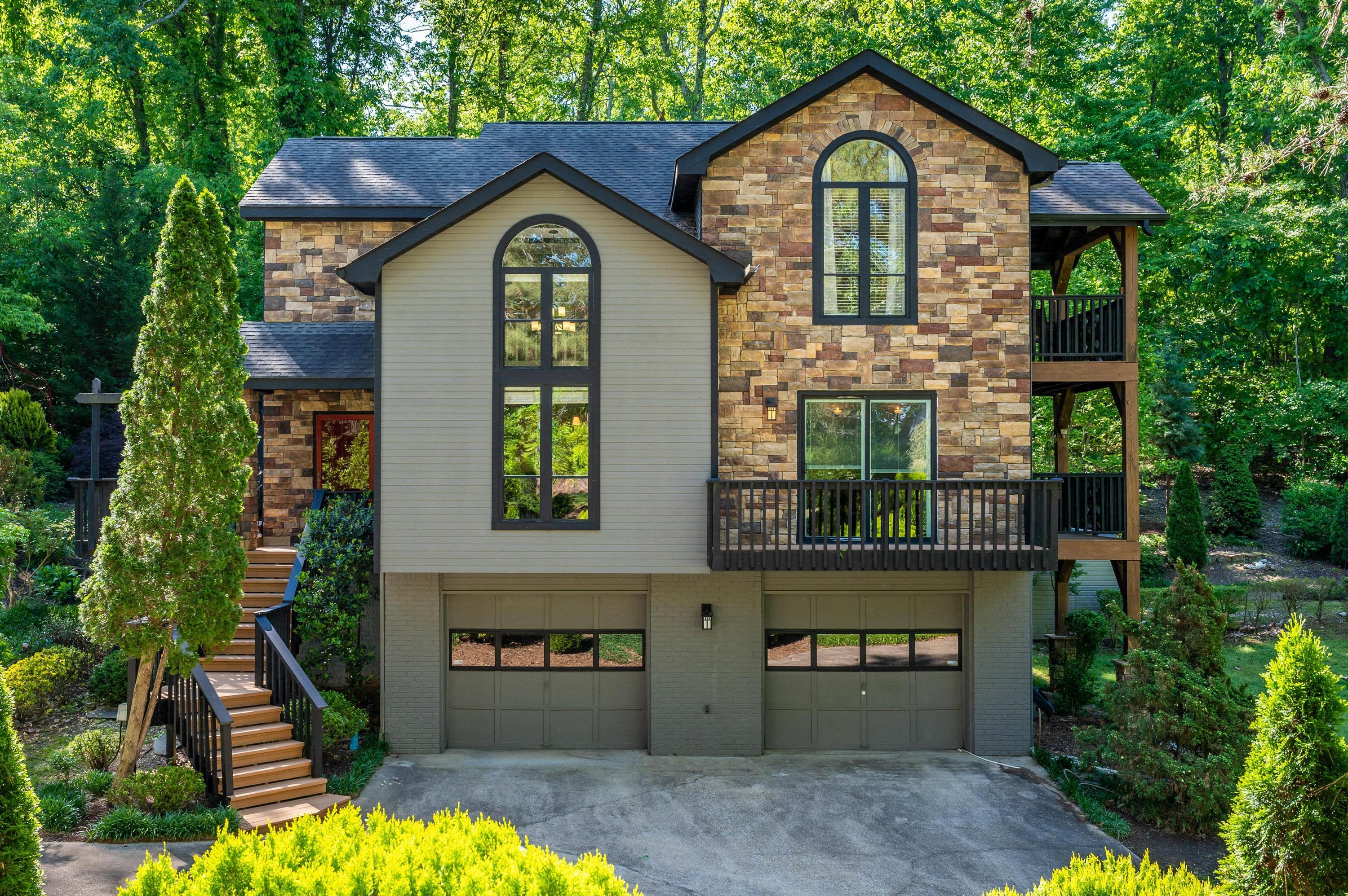 6120 Shadyway Lane