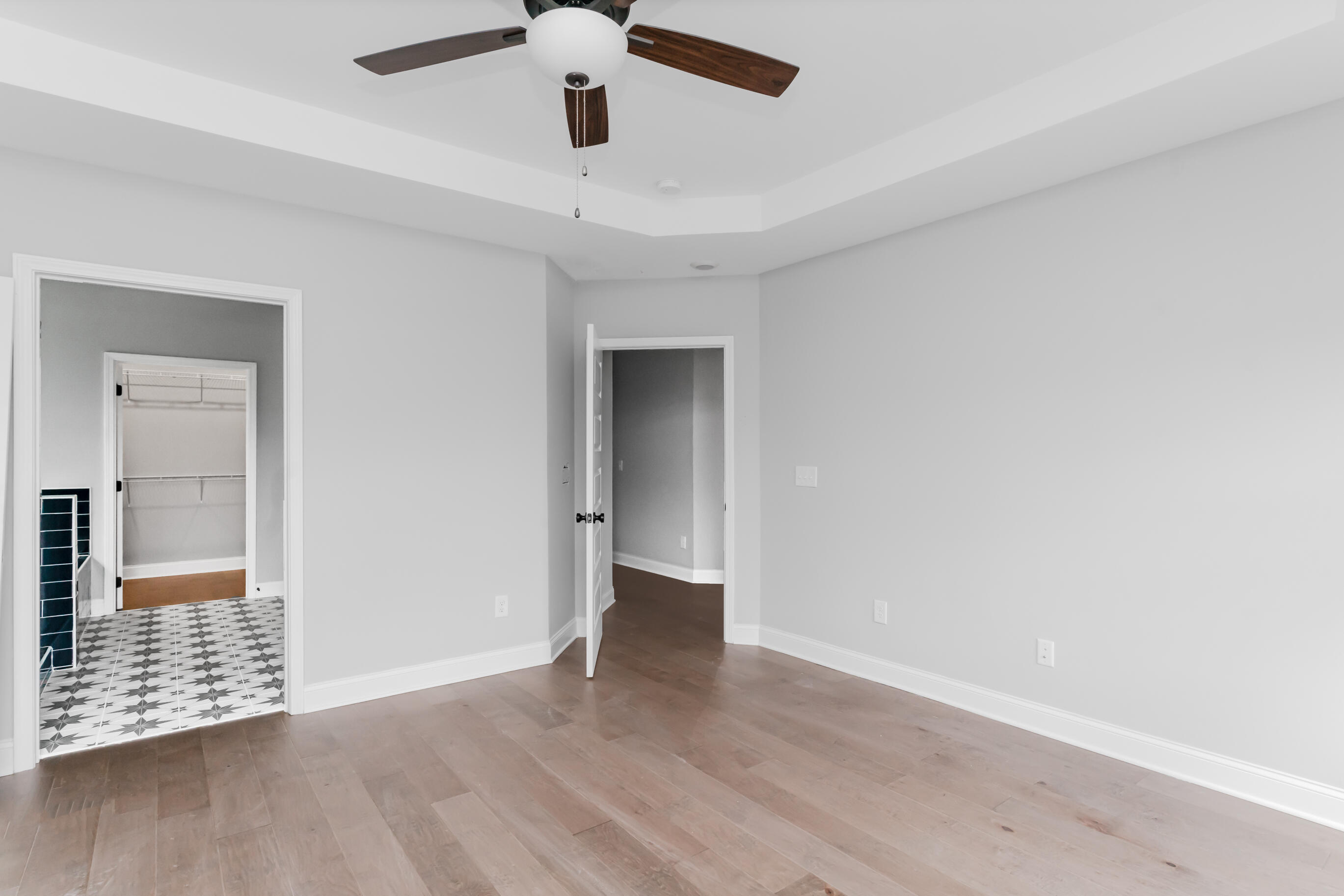 8724 Knolling Loop, 48