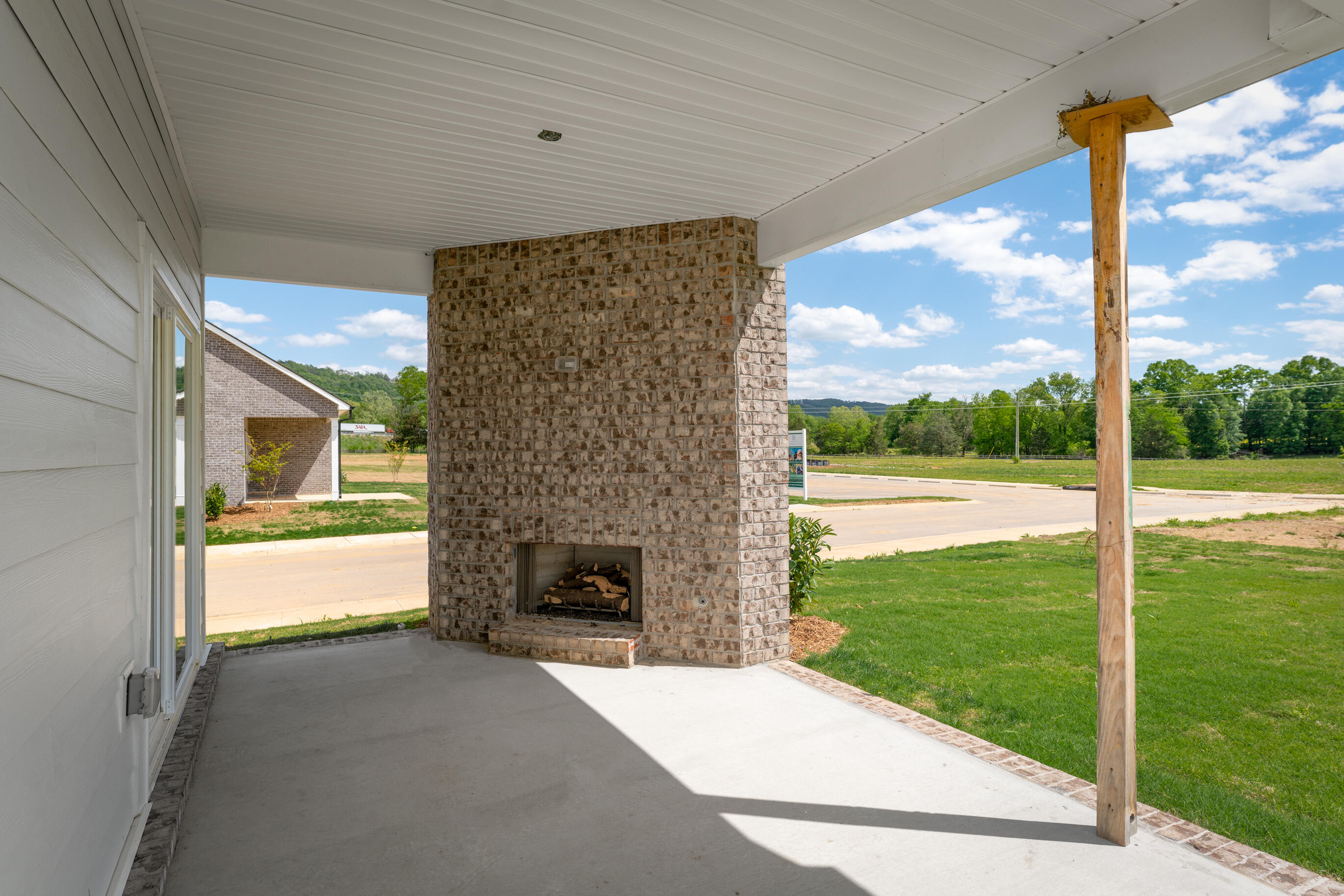 8724 Knolling Loop, 48