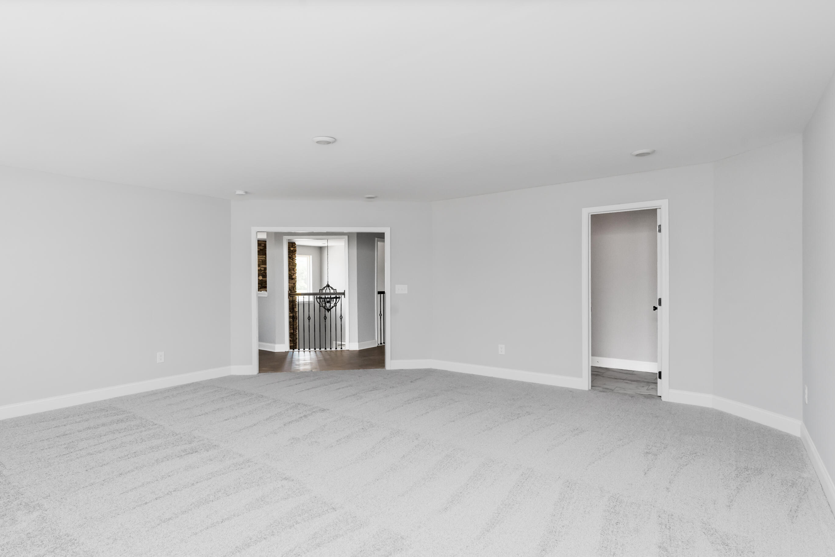8724 Knolling Loop, 48