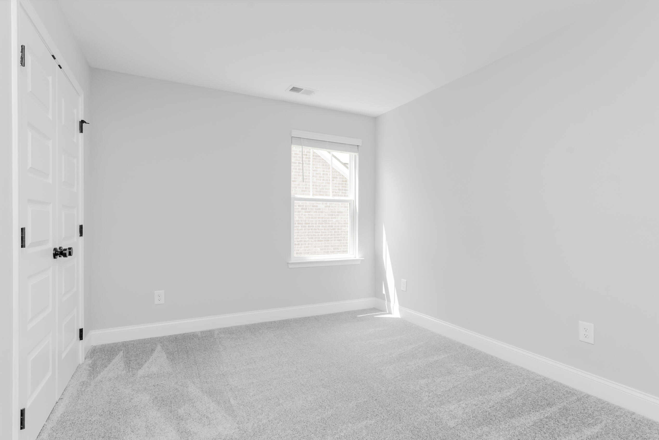 8724 Knolling Loop, 48