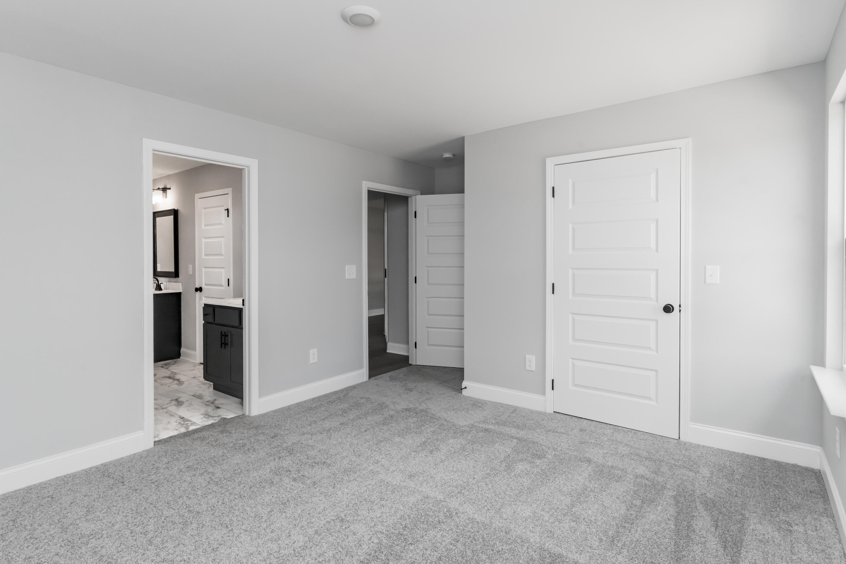 8724 Knolling Loop, 48