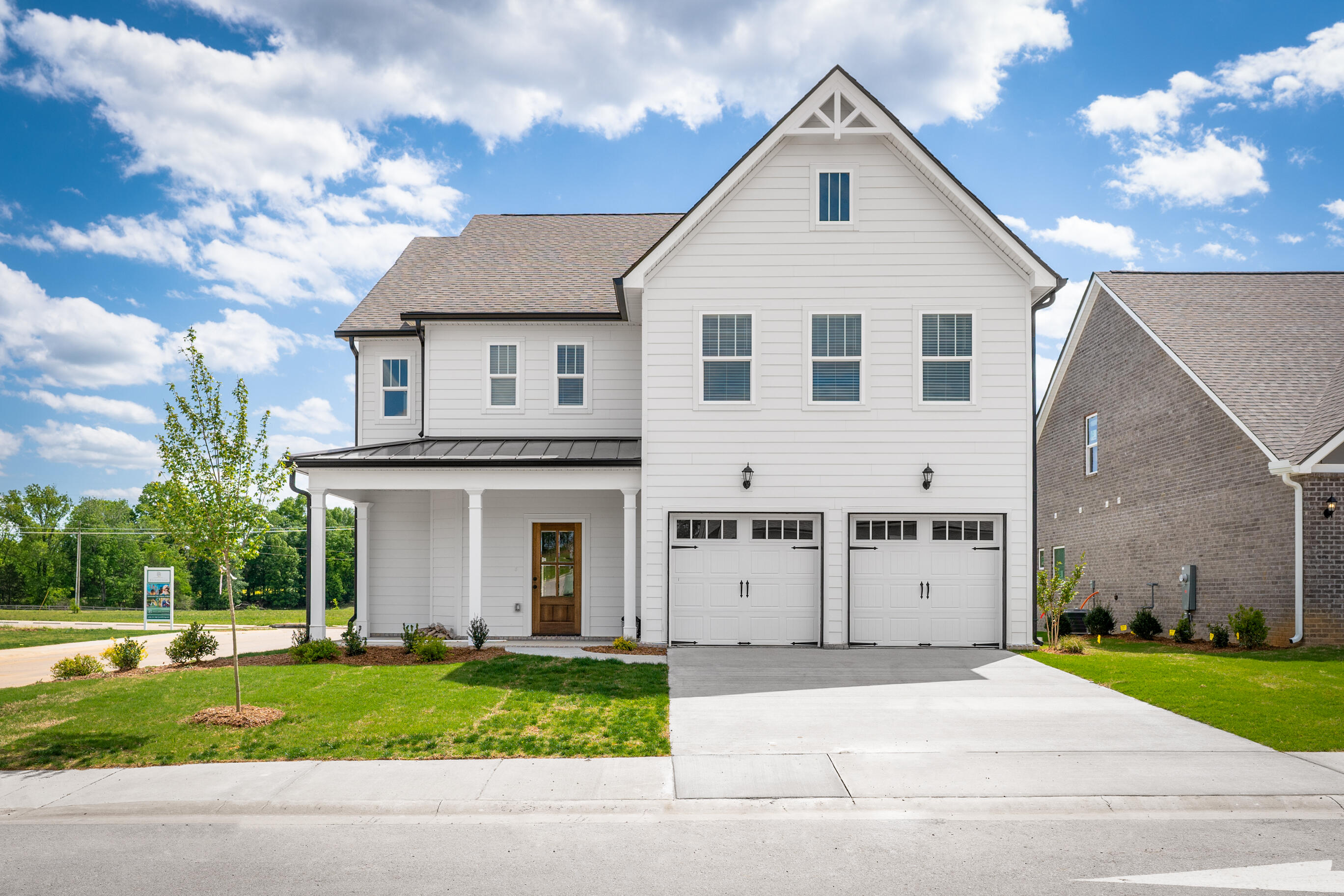 8724 Knolling Loop, 48