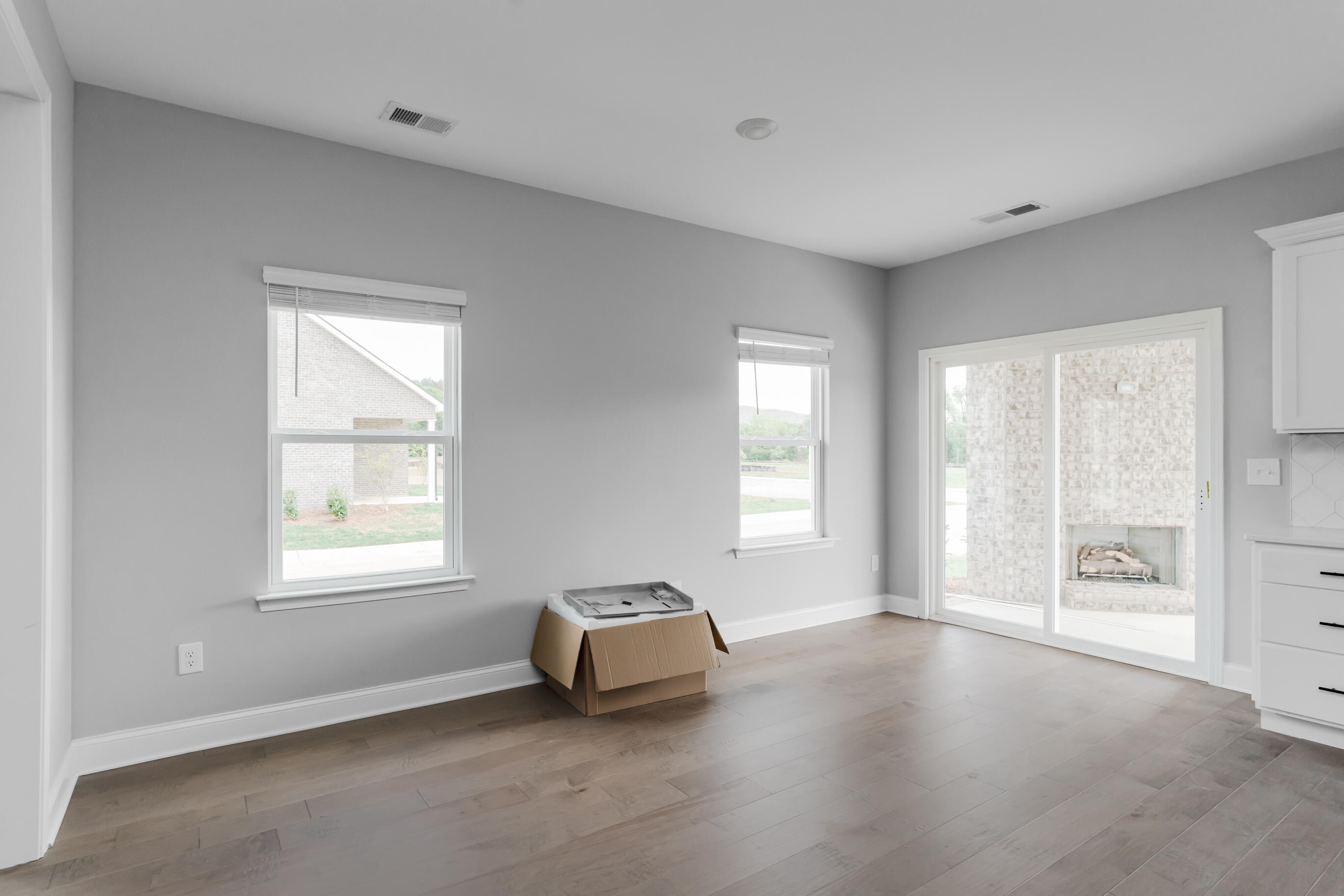 8724 Knolling Loop, 48