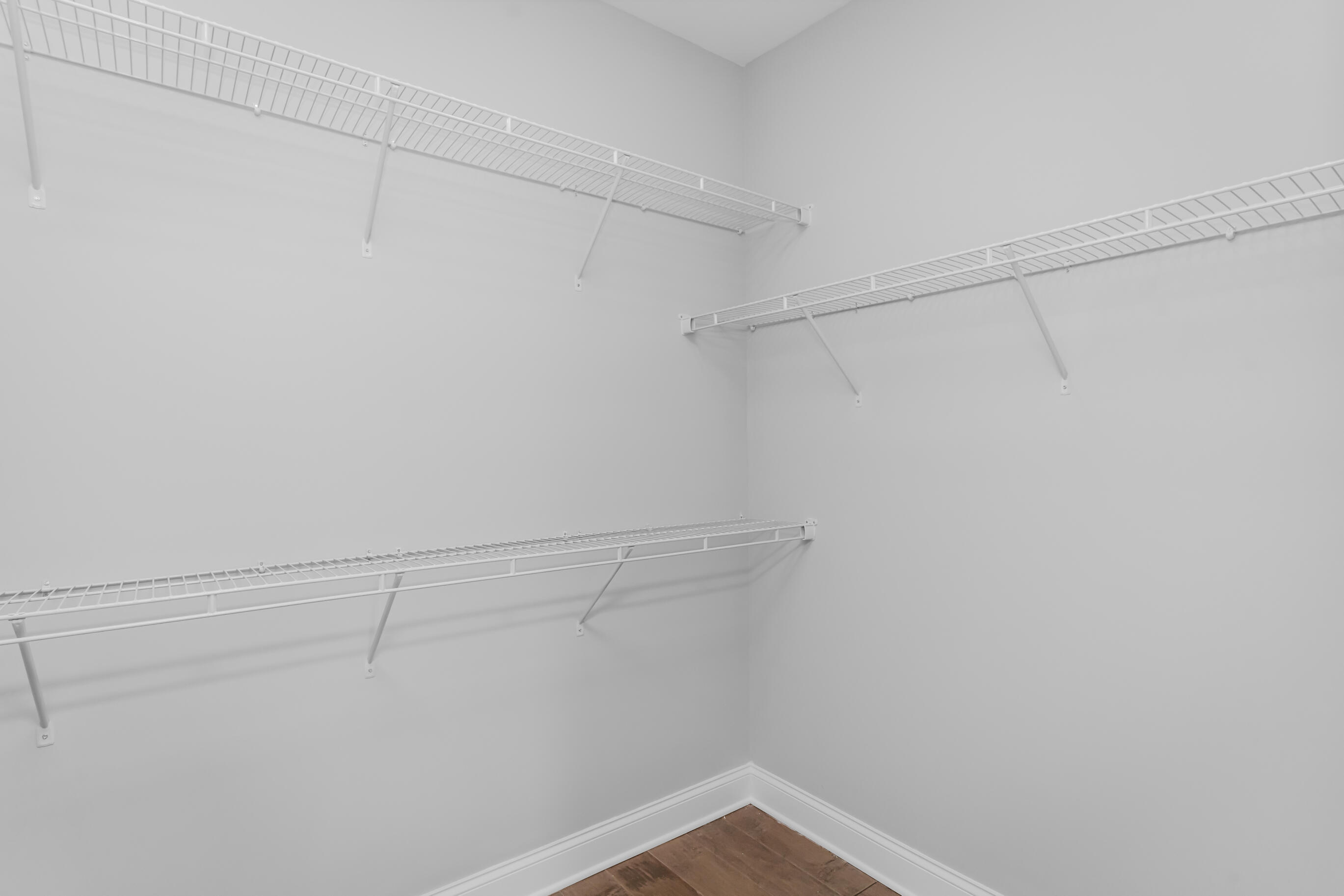 8724 Knolling Loop, 48