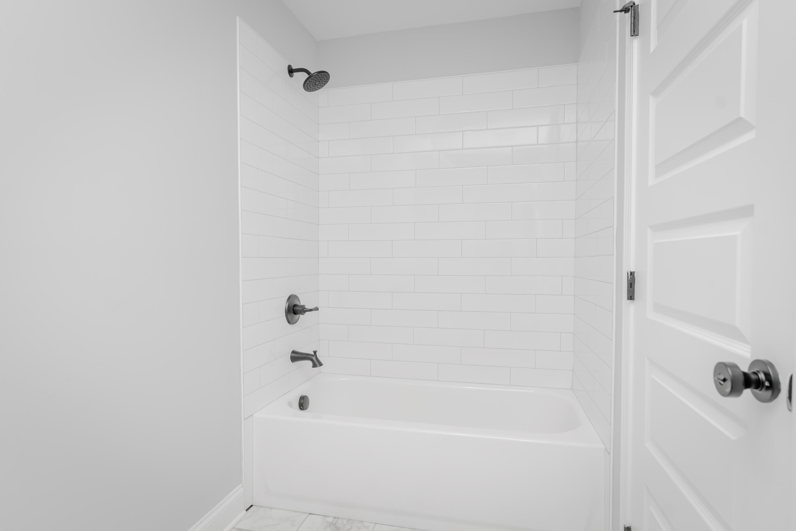 8724 Knolling Loop, 48