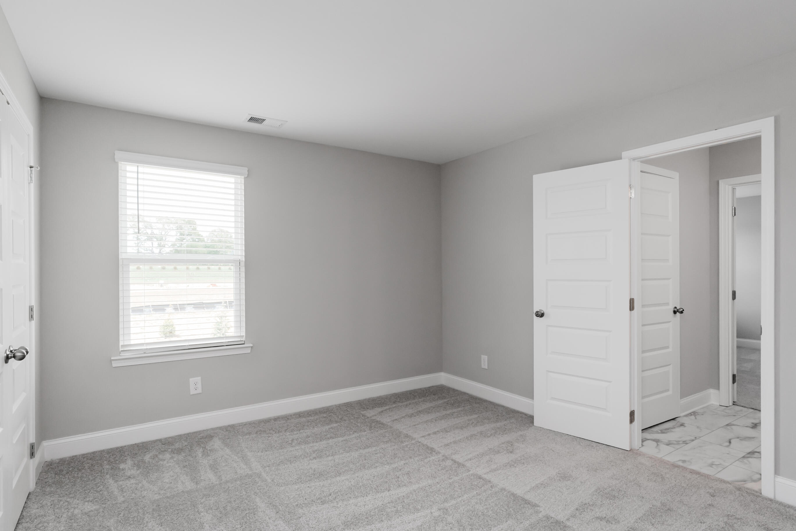 8745 Knolling Loop, 50