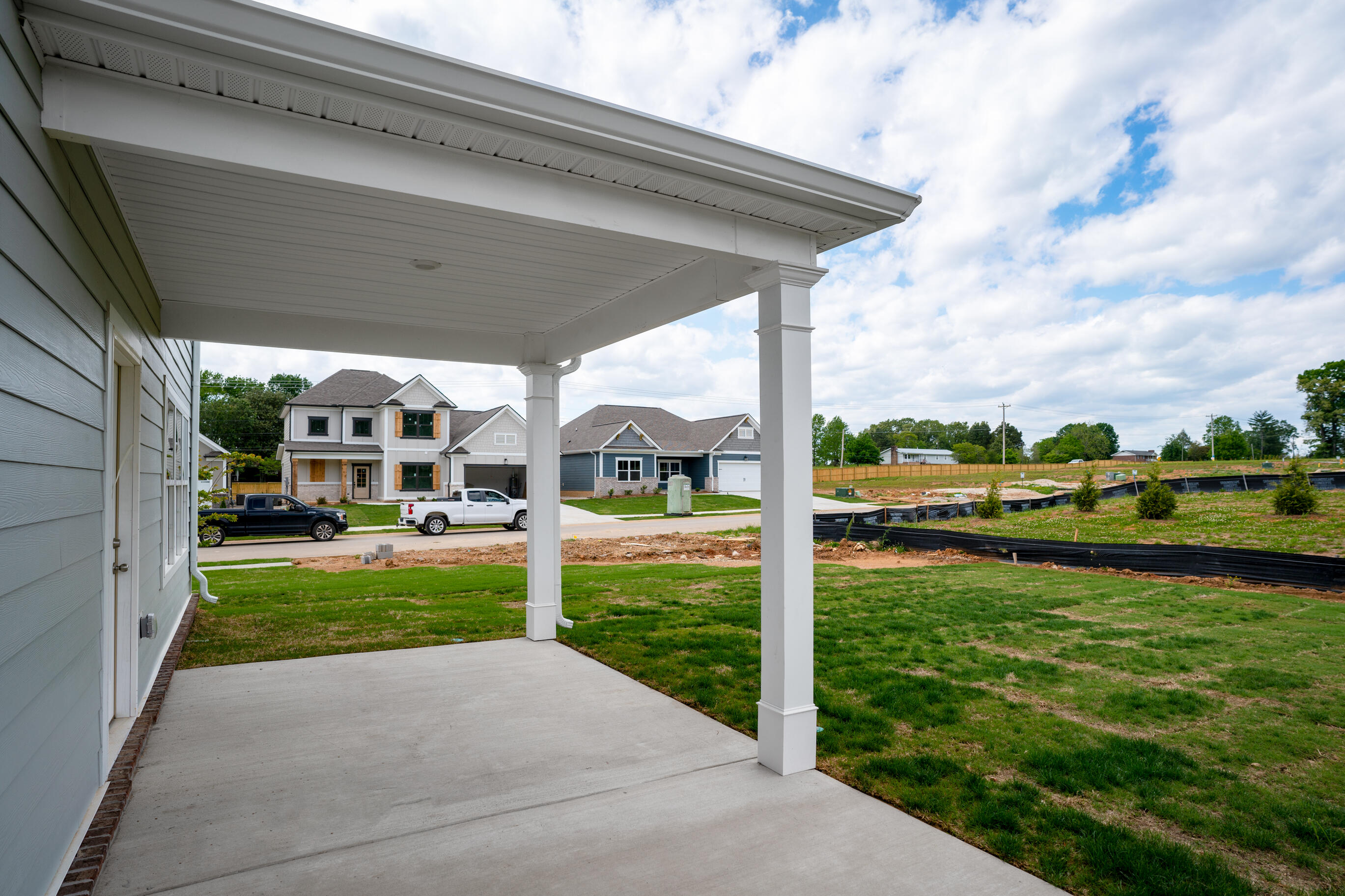 8745 Knolling Loop, 50