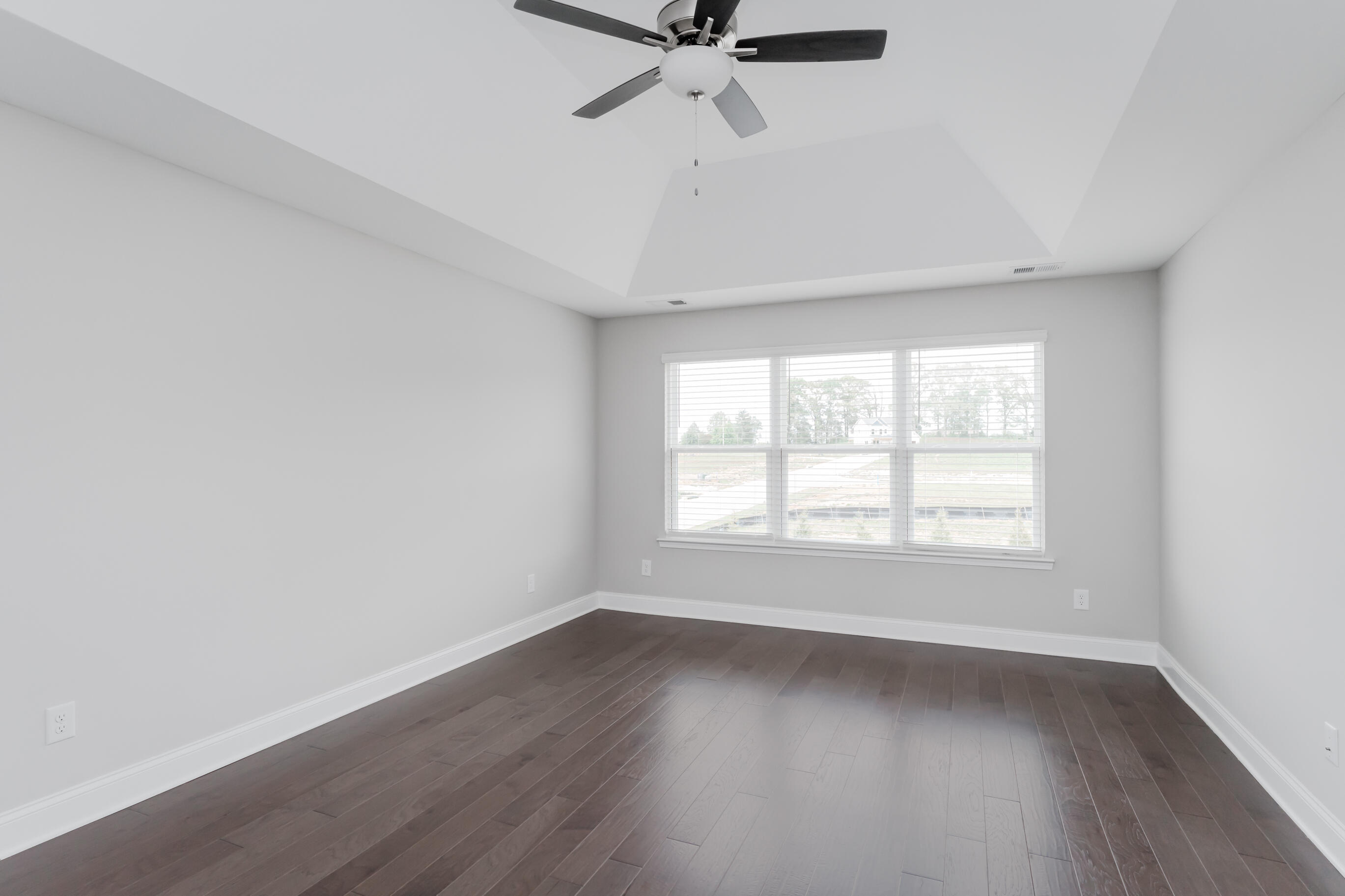 8745 Knolling Loop, 50