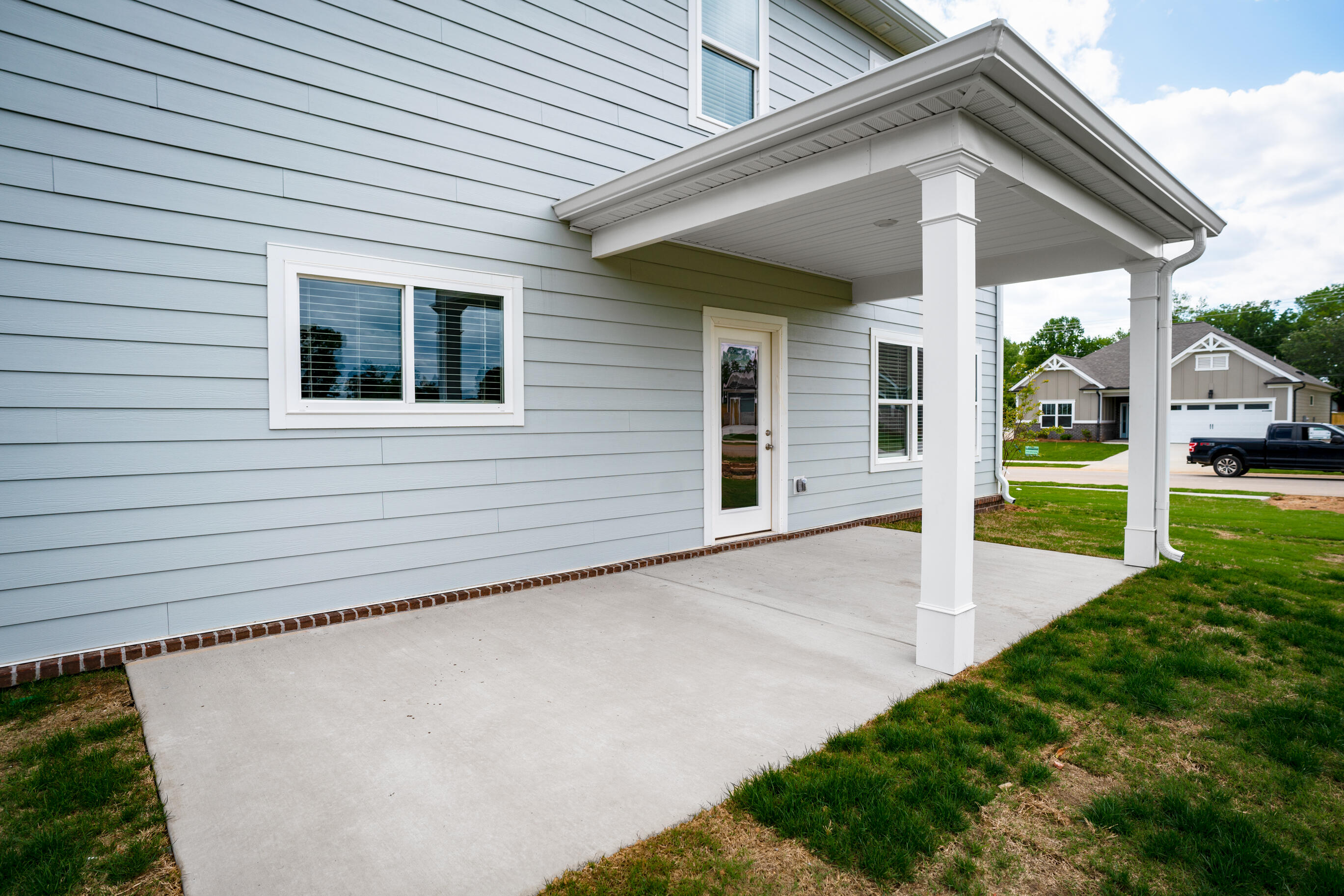 8745 Knolling Loop, 50