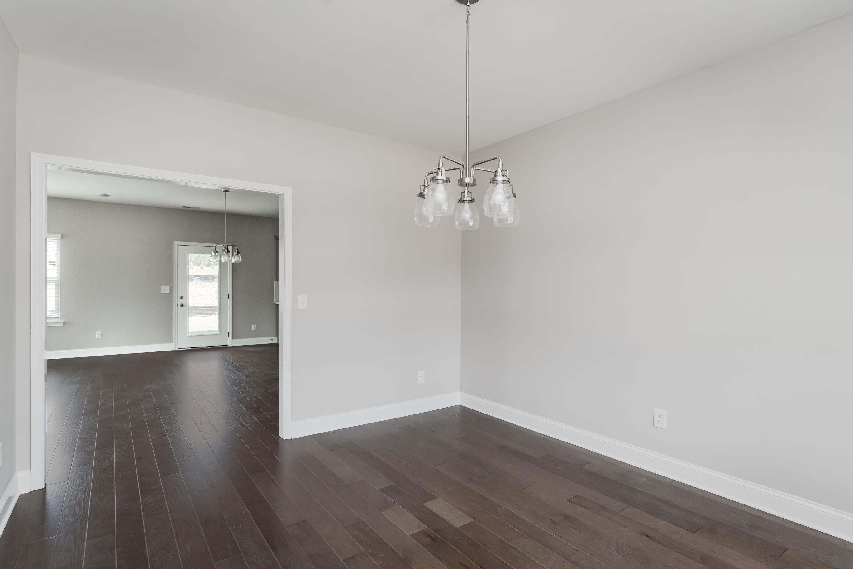8745 Knolling Loop, 50