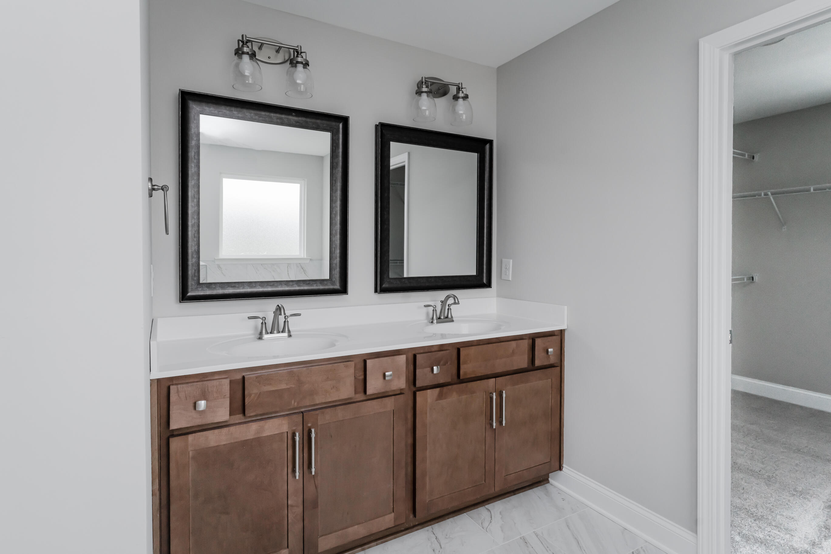 8745 Knolling Loop, 50
