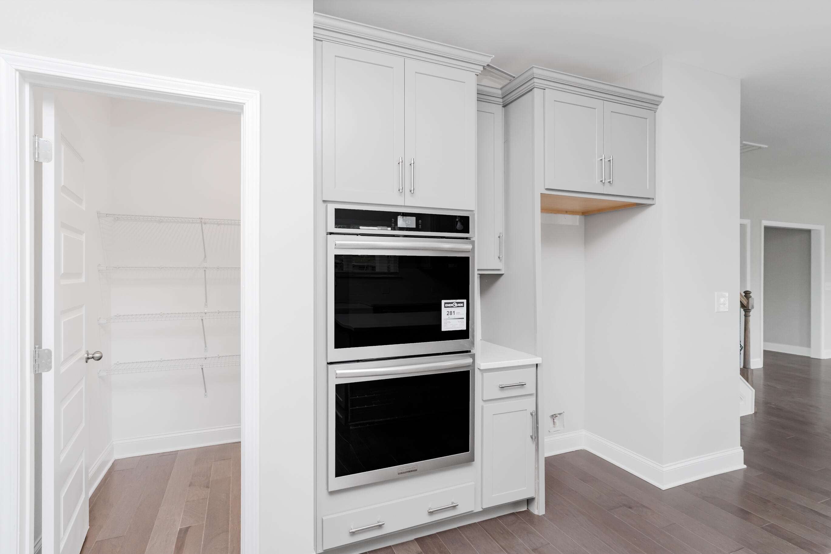 8745 Knolling Loop, 50