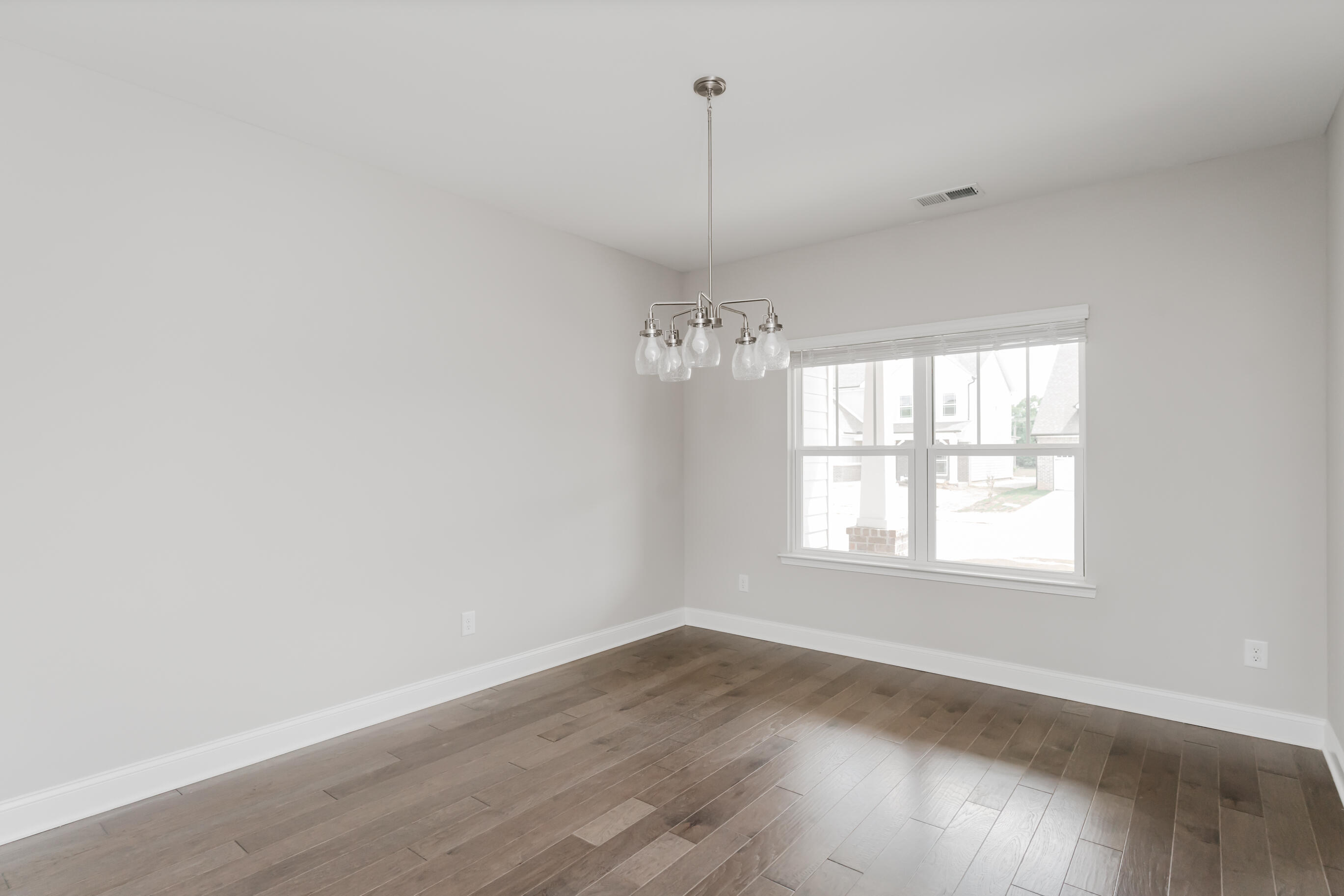 8745 Knolling Loop, 50