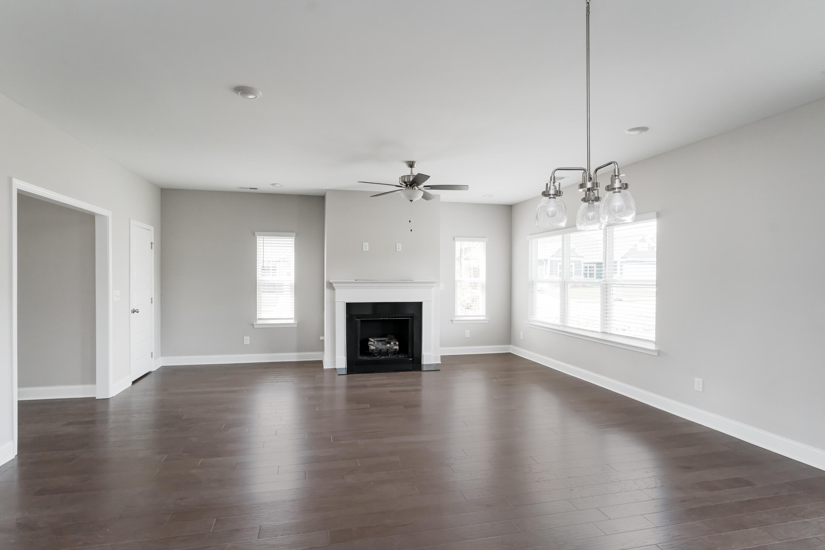 8745 Knolling Loop, 50