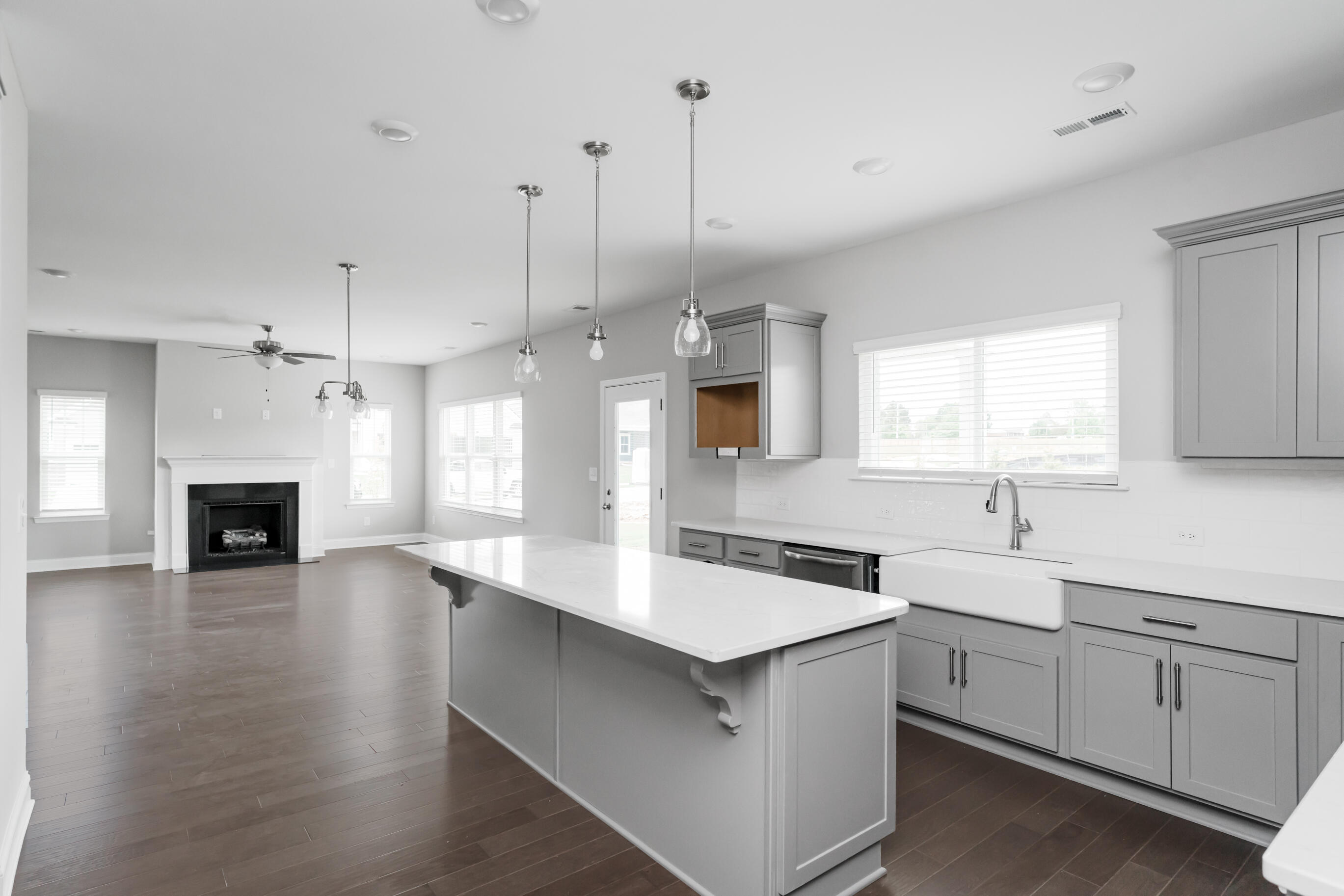 8745 Knolling Loop, 50
