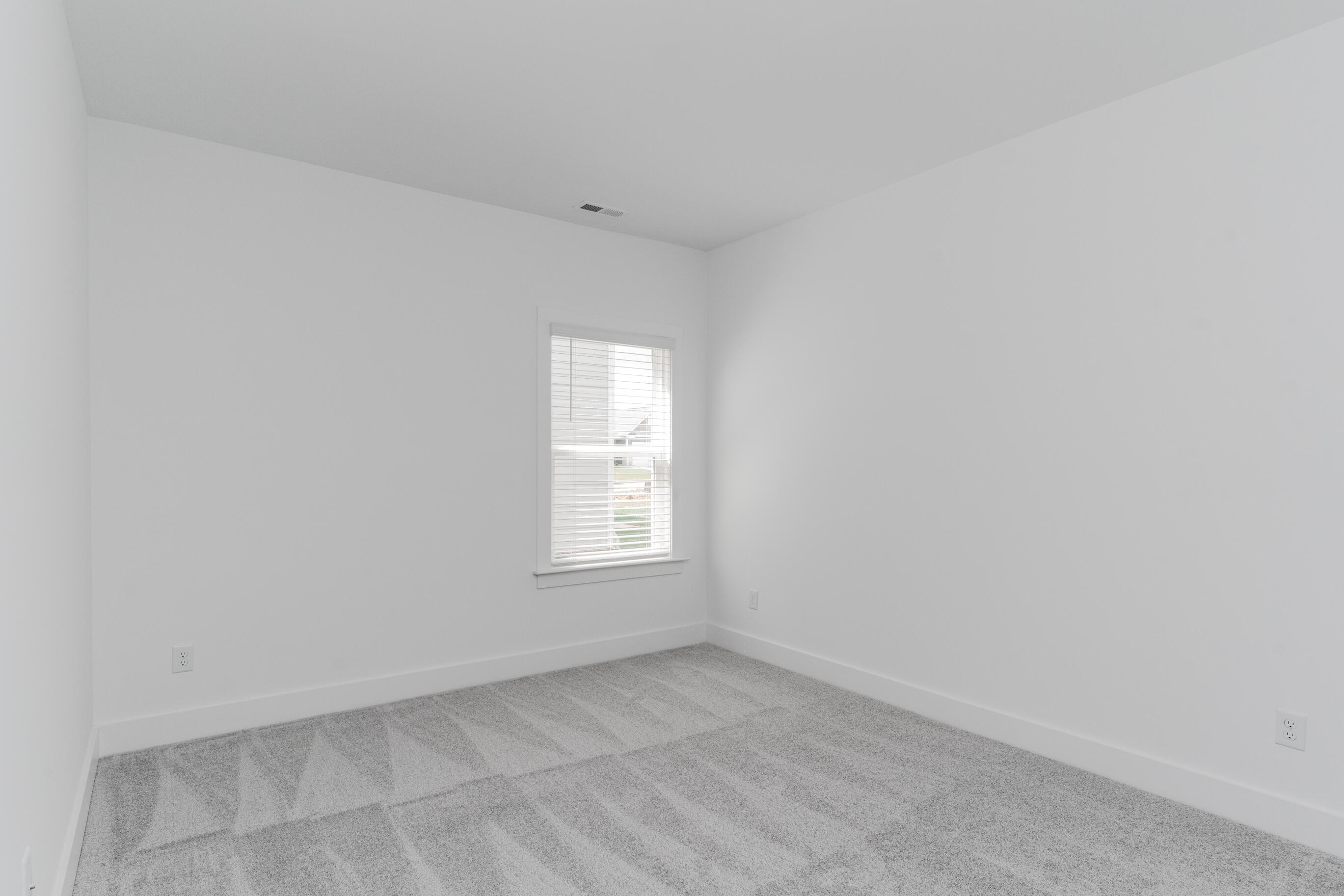 8761 Knolling Loop, 51