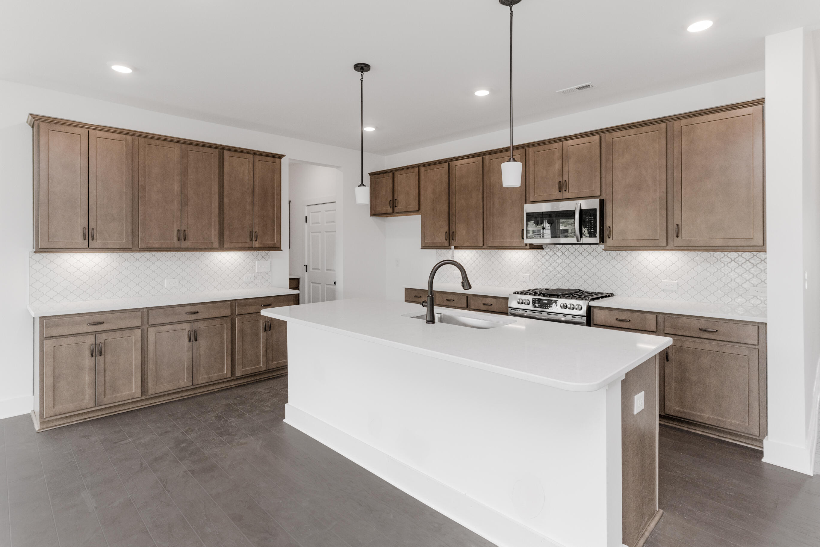 8761 Knolling Loop, 51