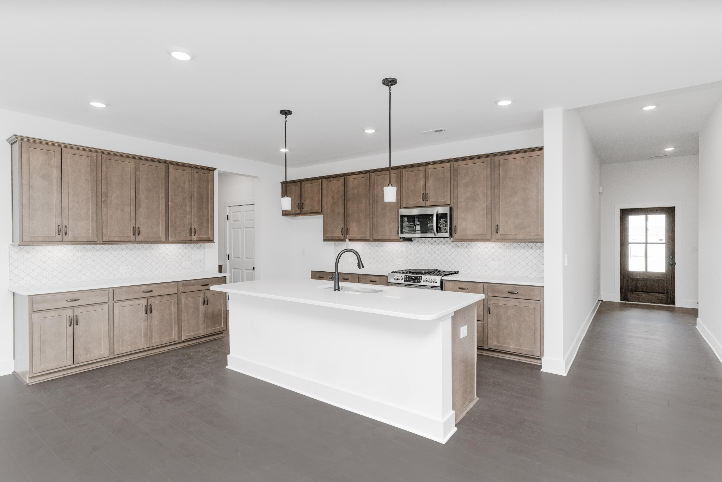 8761 Knolling Loop, 51