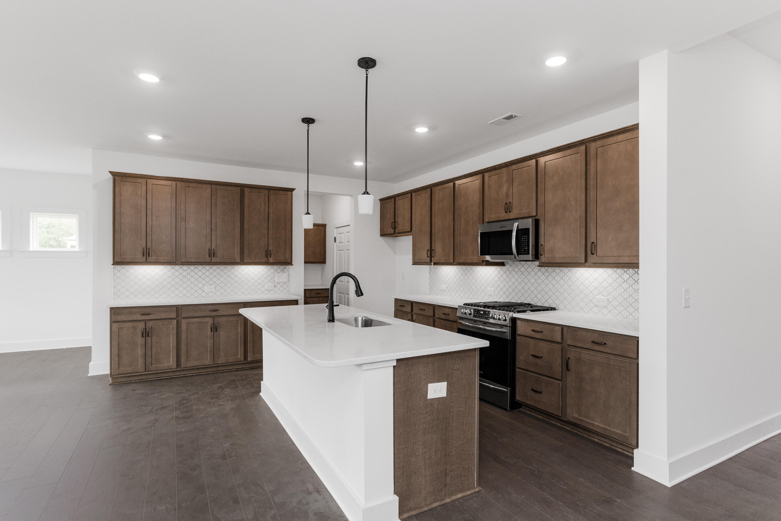 8761 Knolling Loop, 51