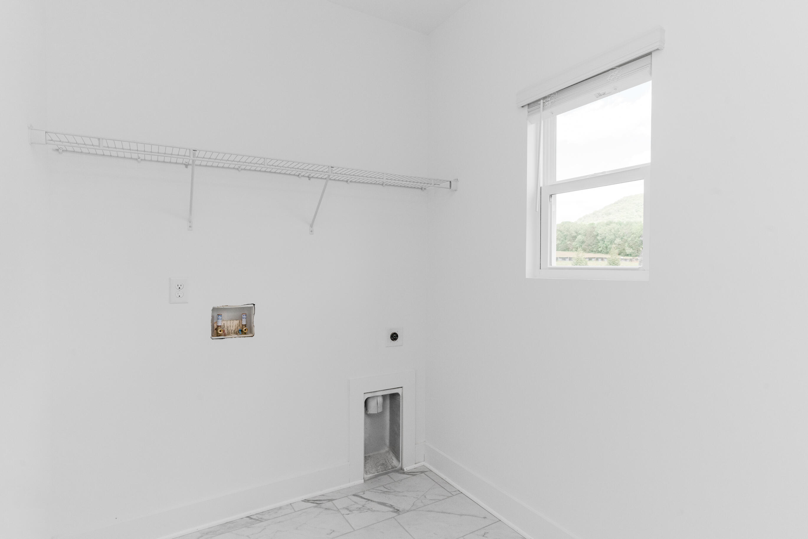 8761 Knolling Loop, 51