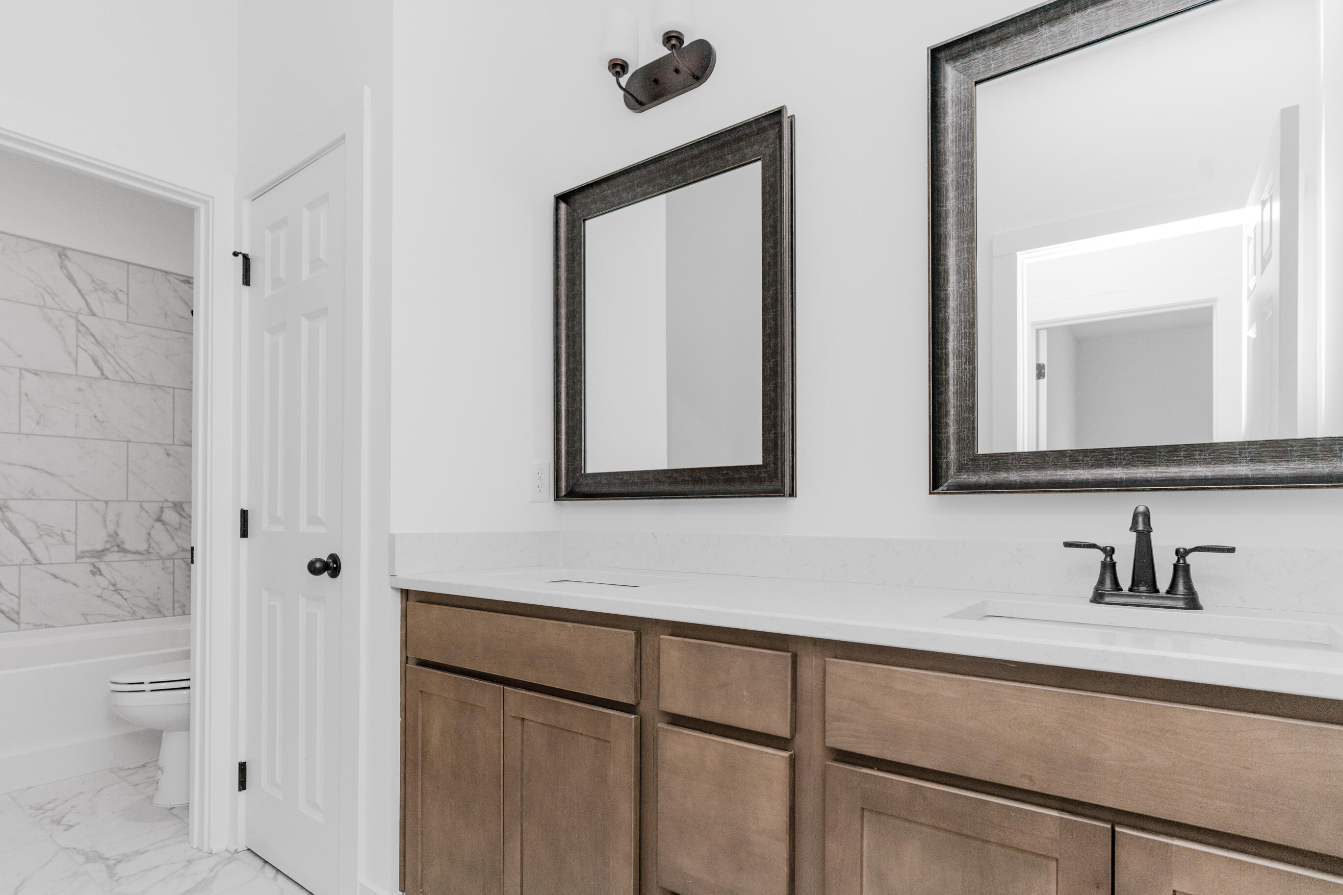 8761 Knolling Loop, 51