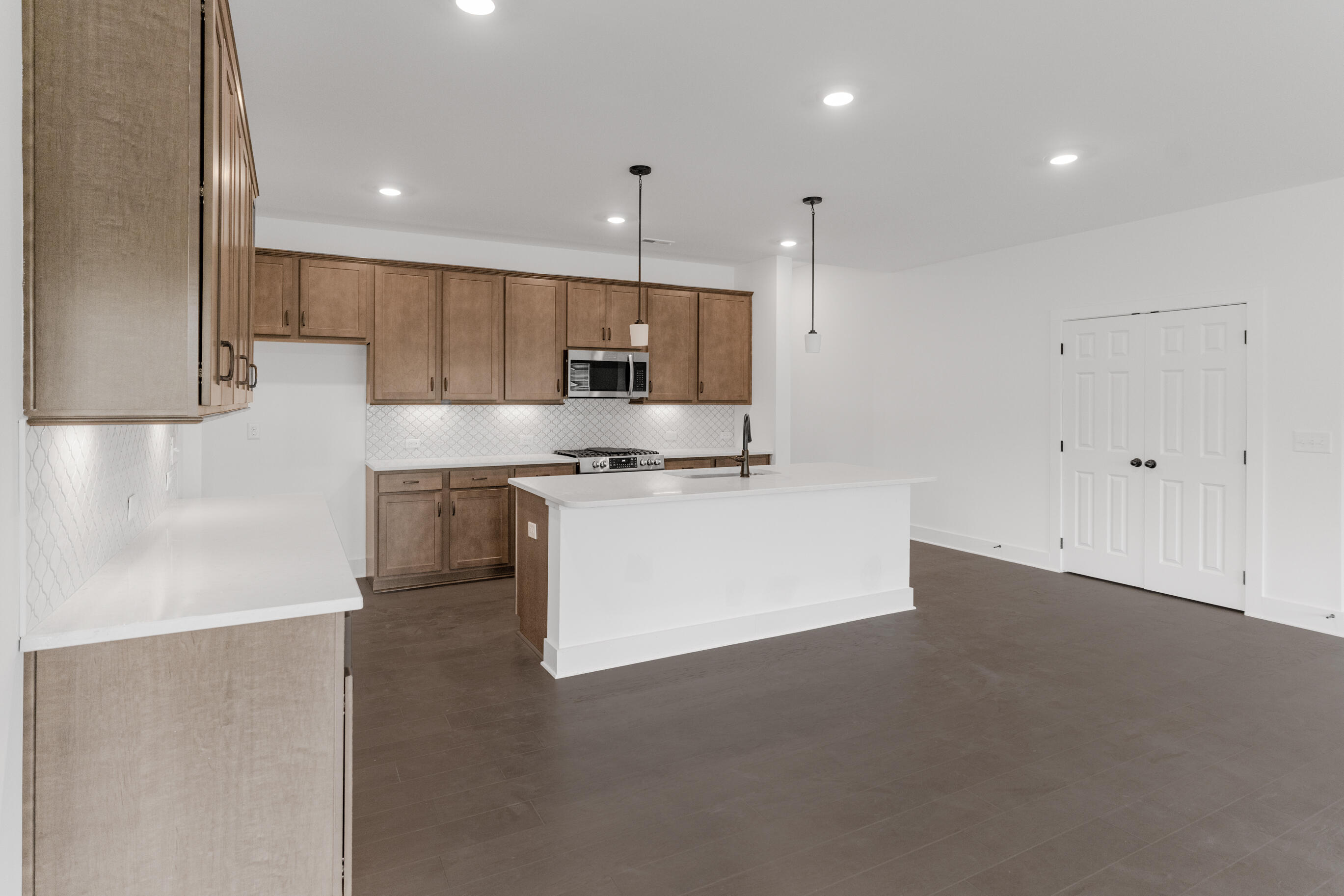 8761 Knolling Loop, 51