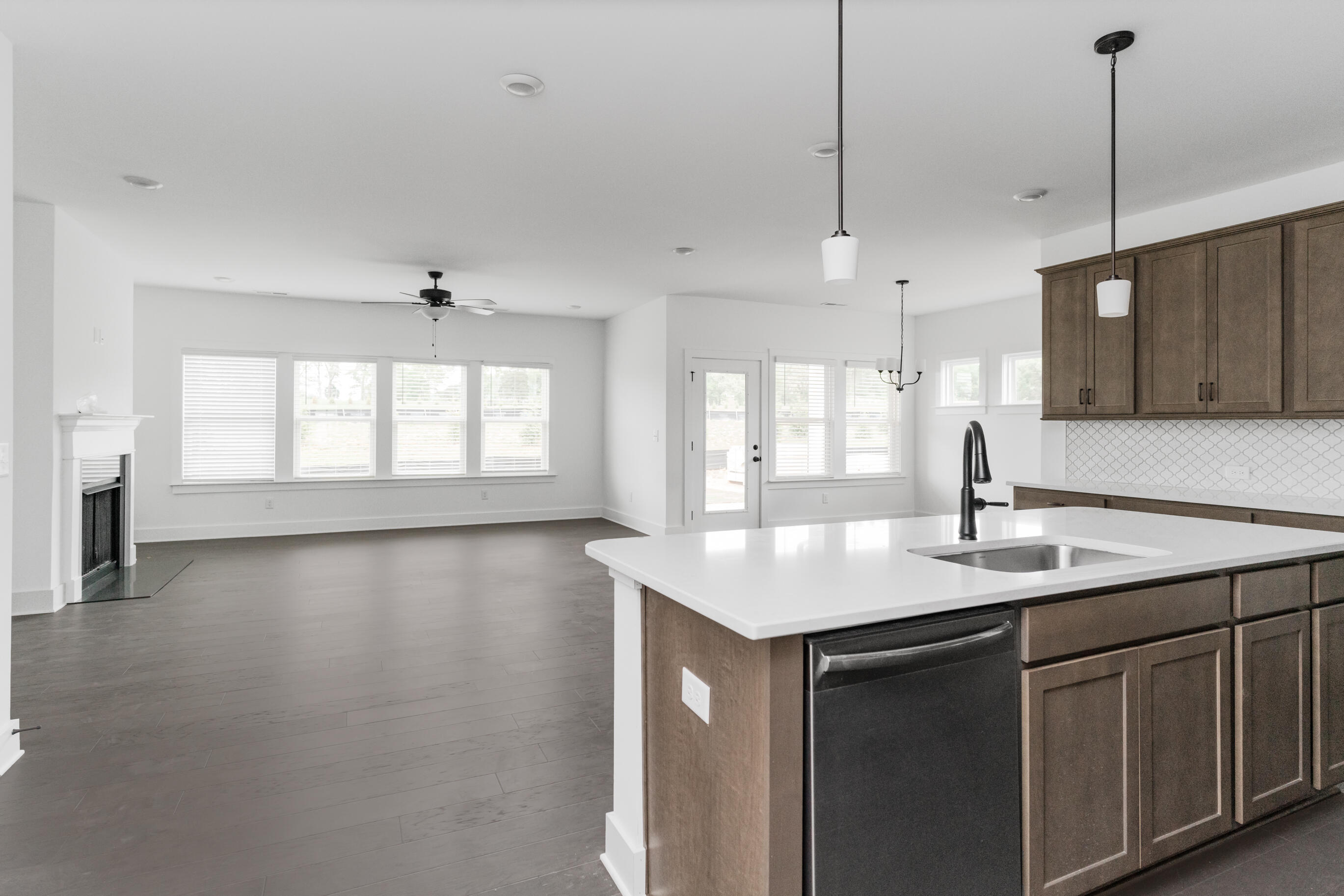 8761 Knolling Loop, 51