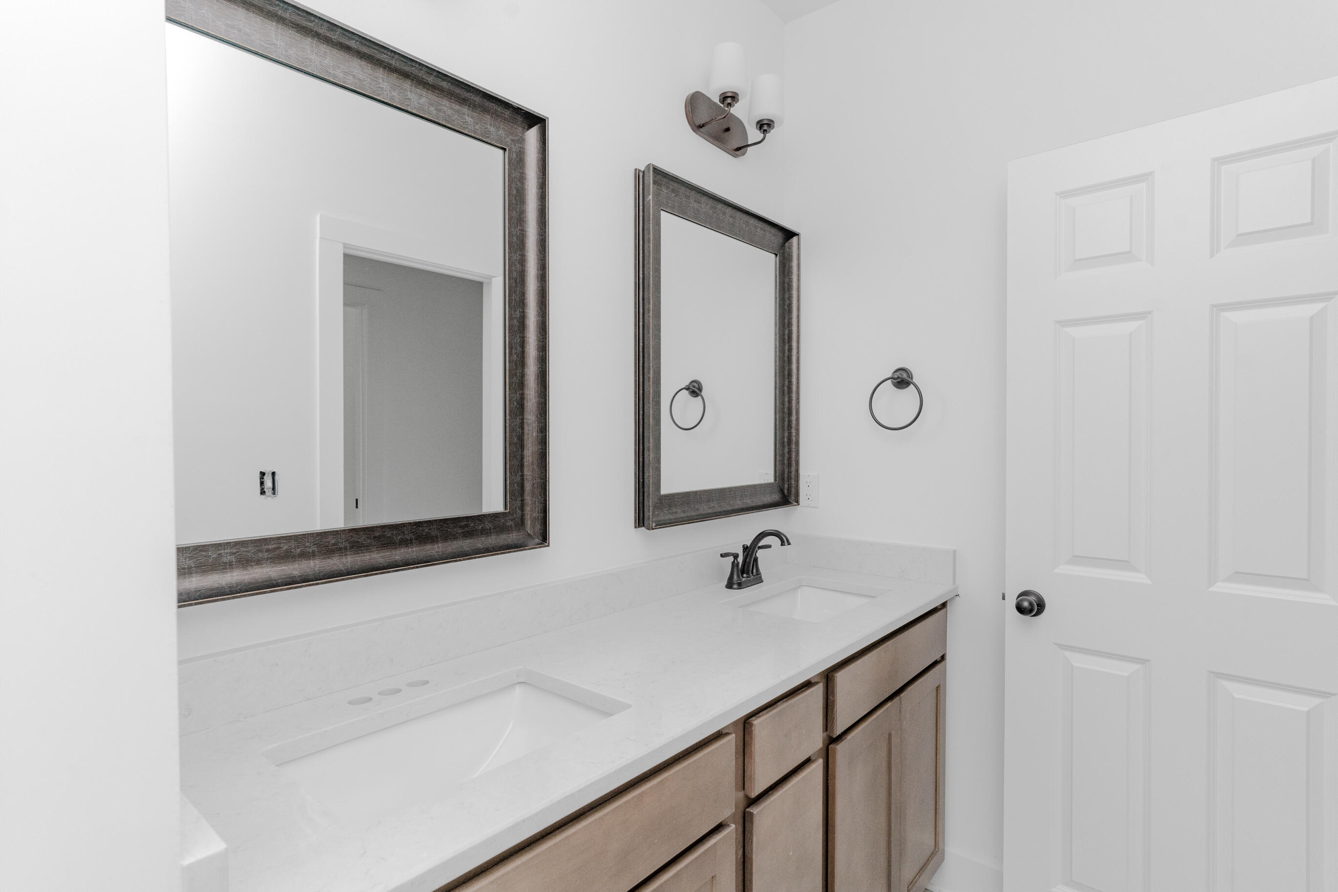 8761 Knolling Loop, 51