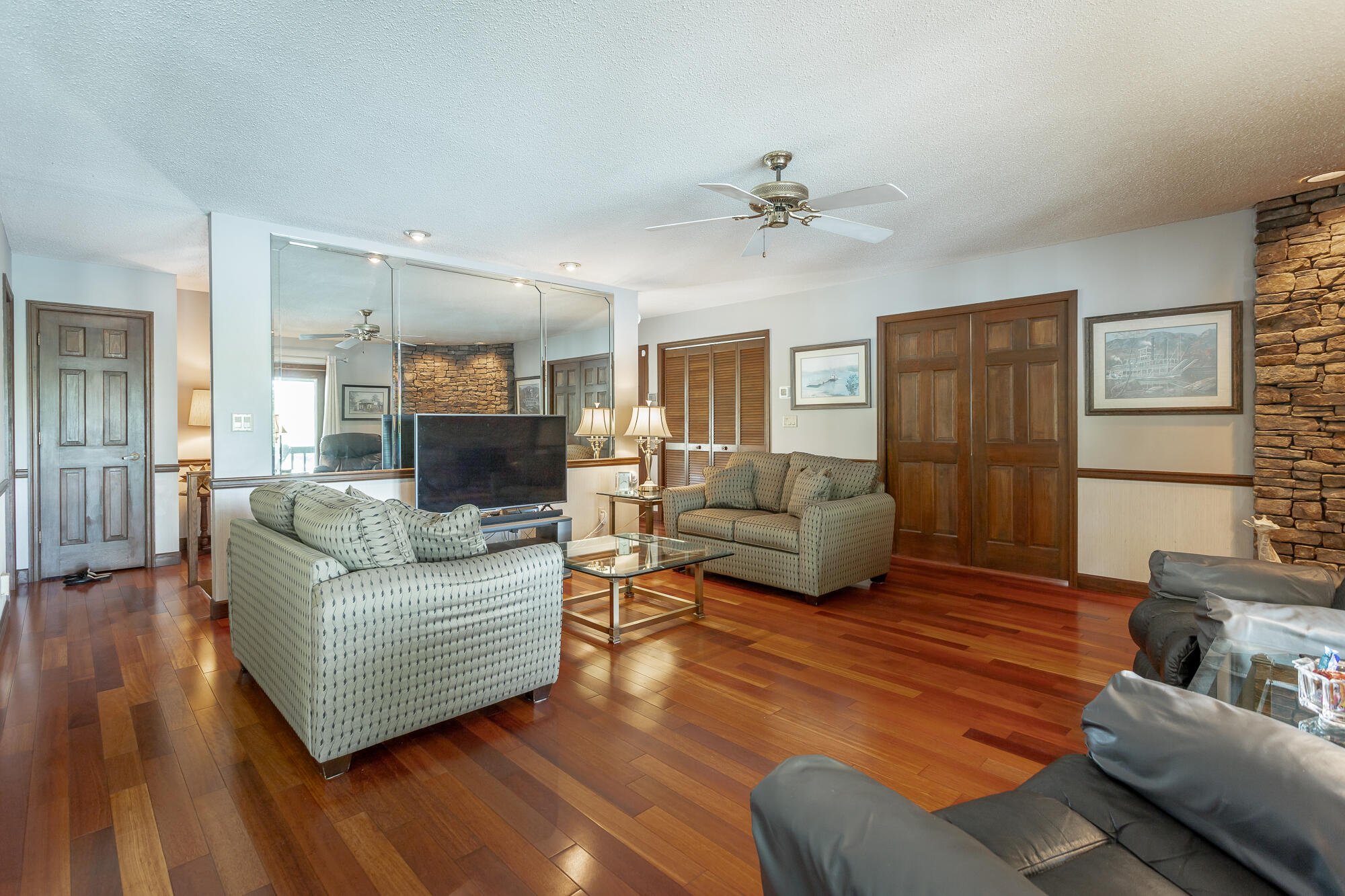 1121 Clift Cave Drive