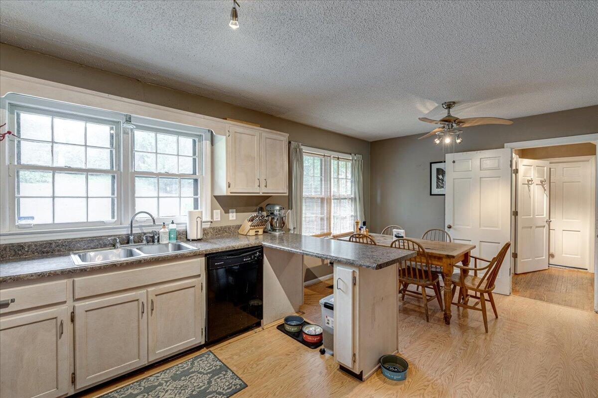 107 Sunnyside Drive