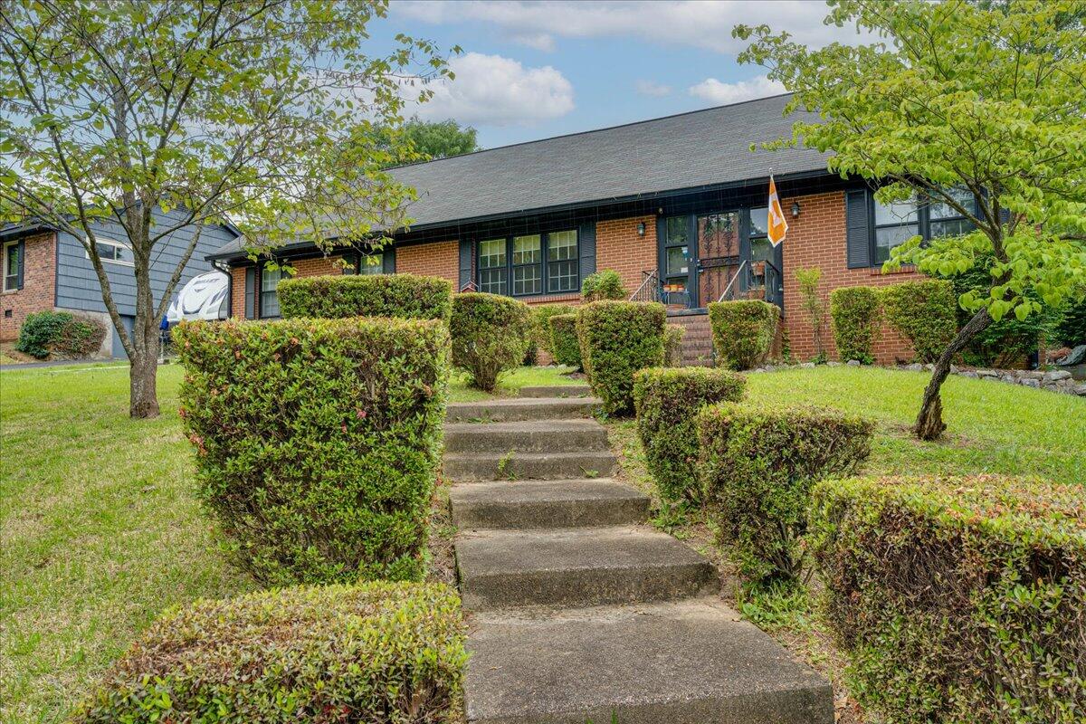 107 Sunnyside Drive