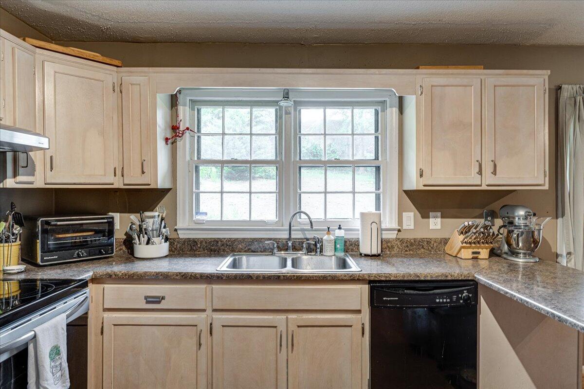 107 Sunnyside Drive