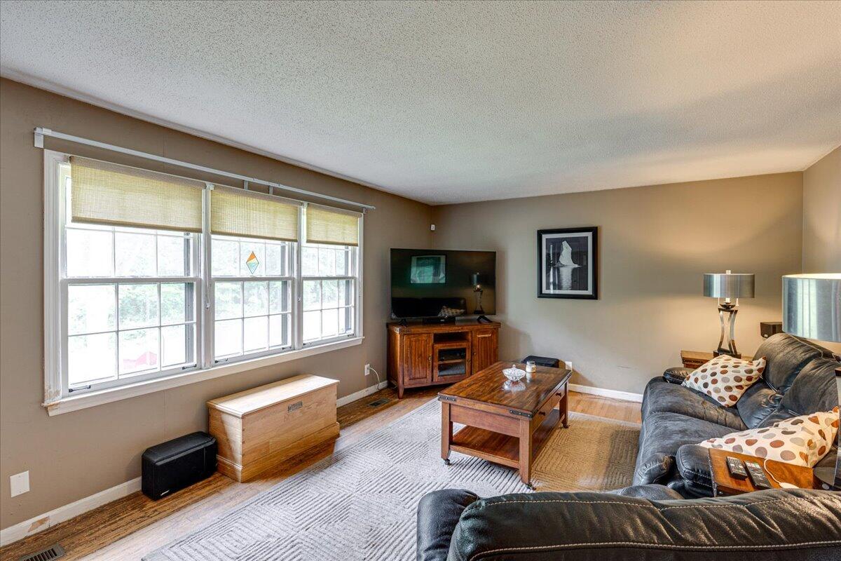 107 Sunnyside Drive