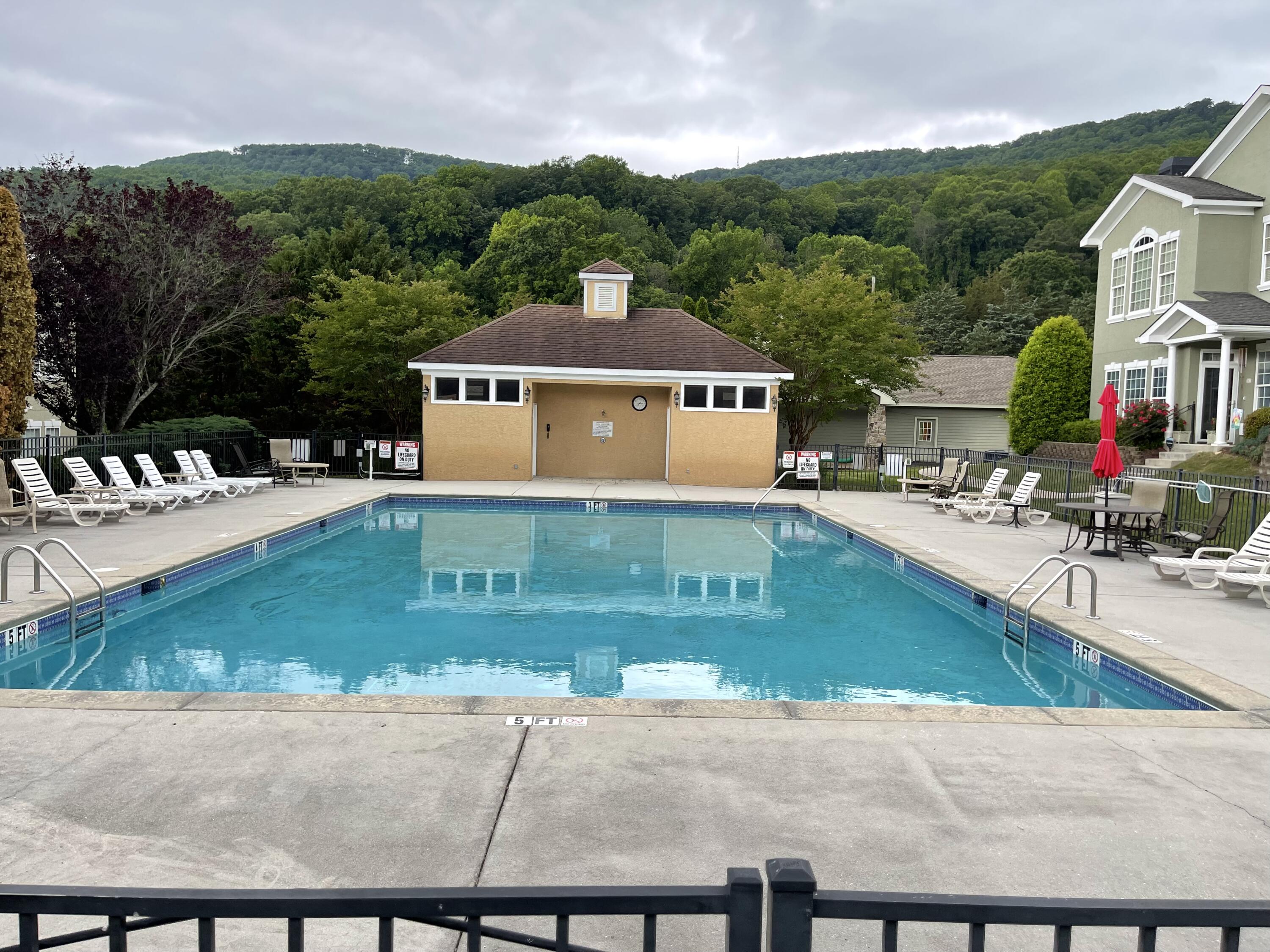 1006 Renaissance Court