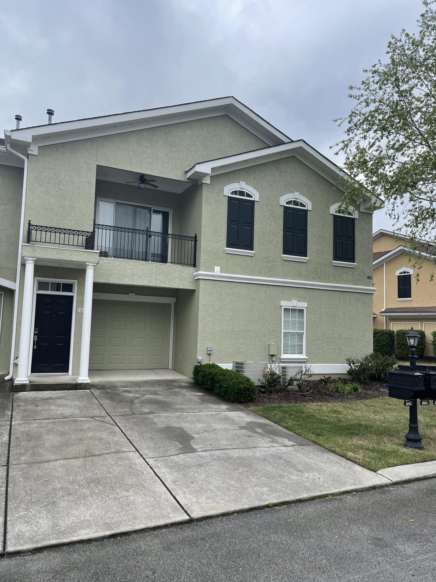 1006 Renaissance Court