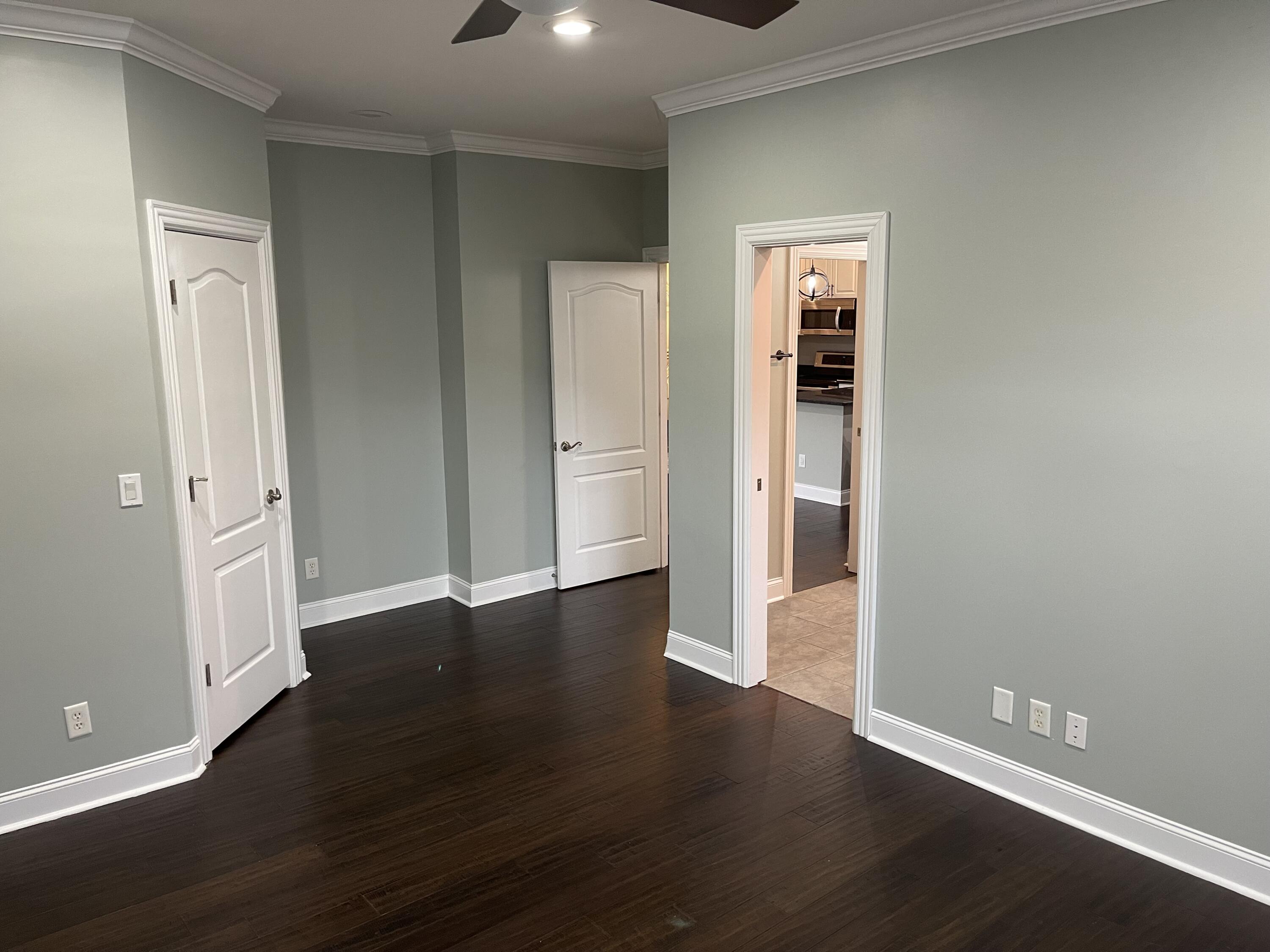 1006 Renaissance Court