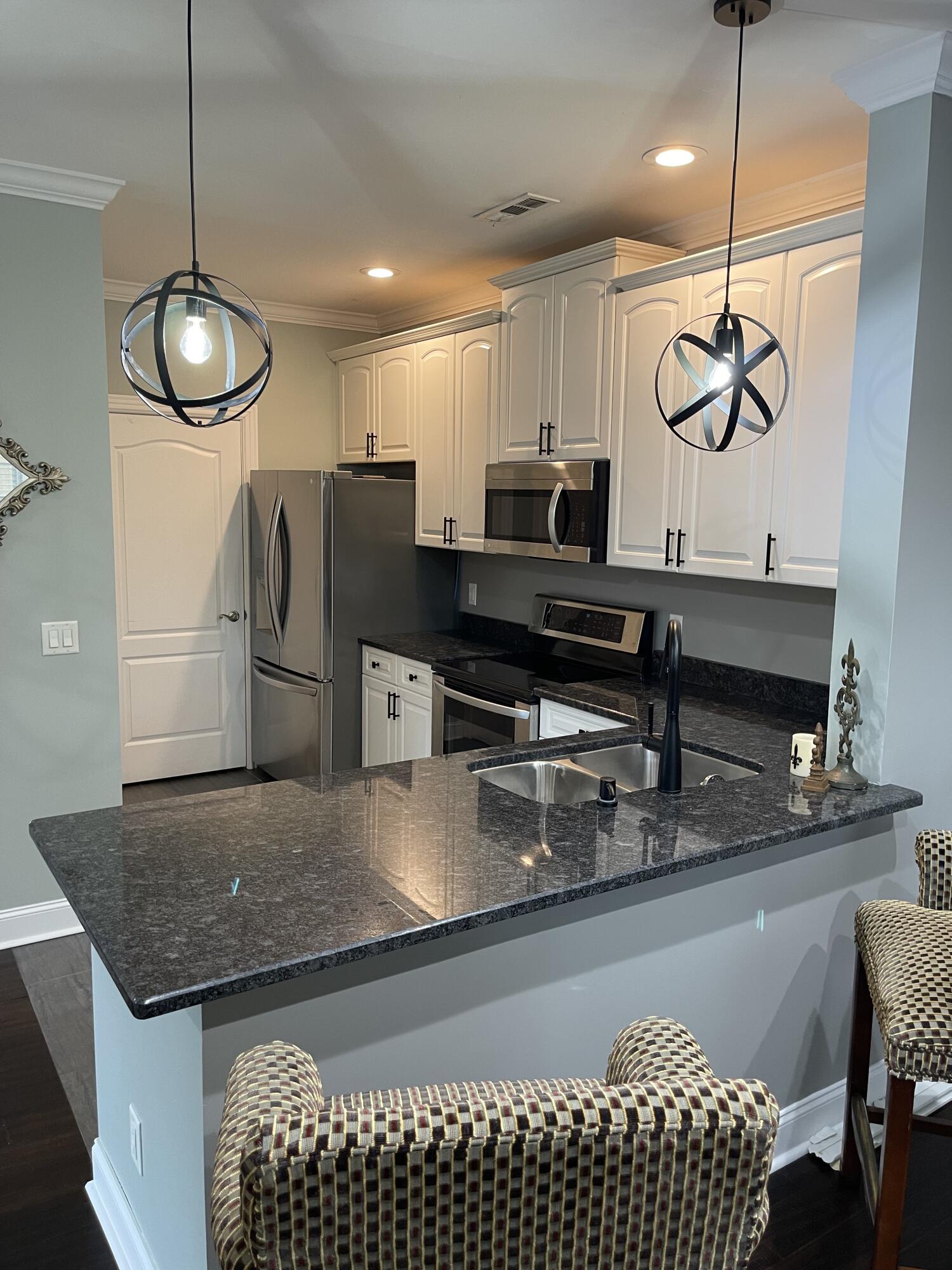 1006 Renaissance Court