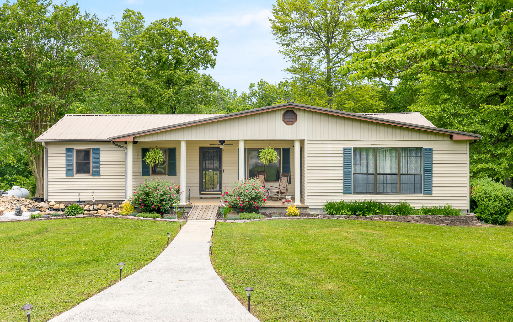 1351 Hwy 301
