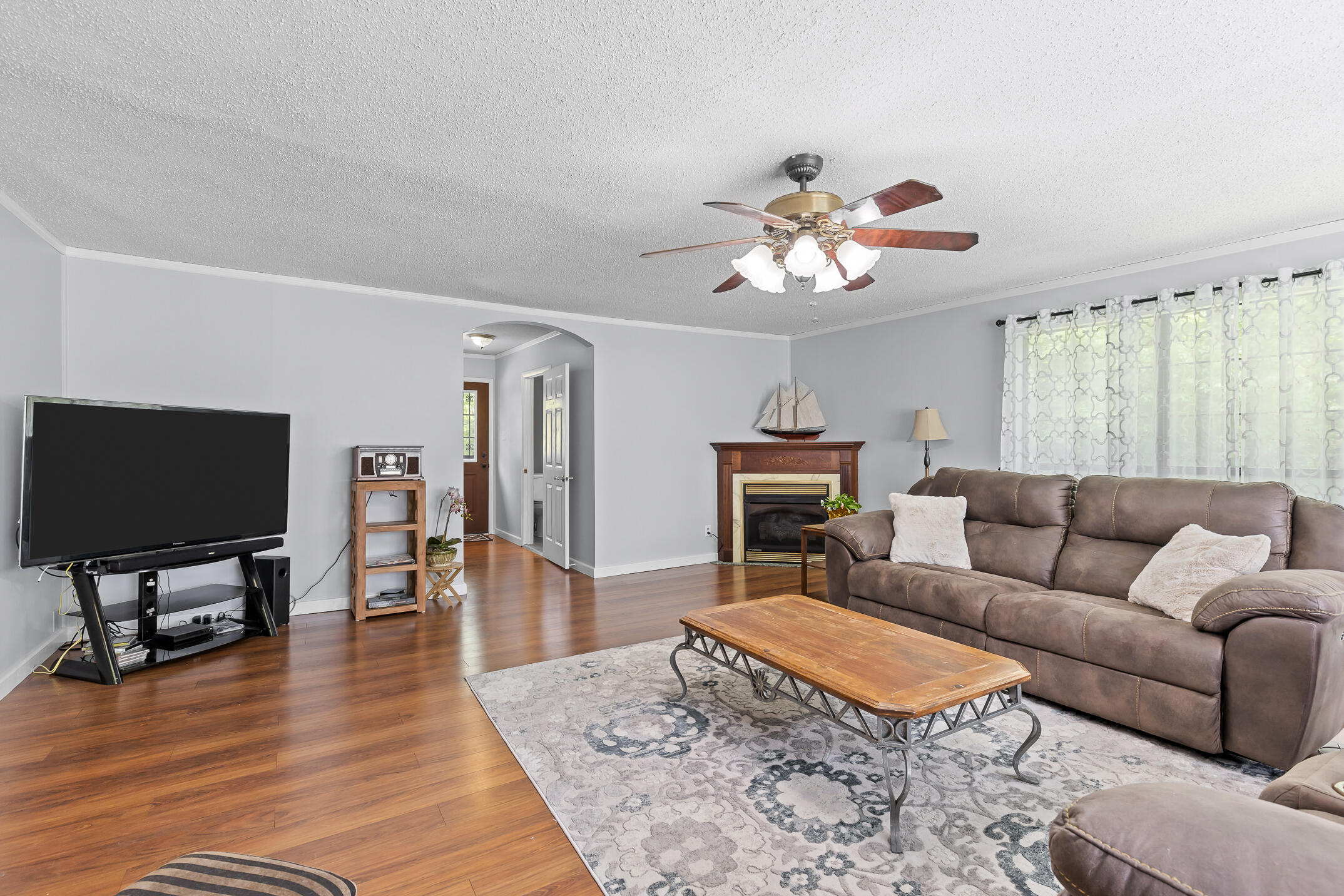 1351 Hwy 301