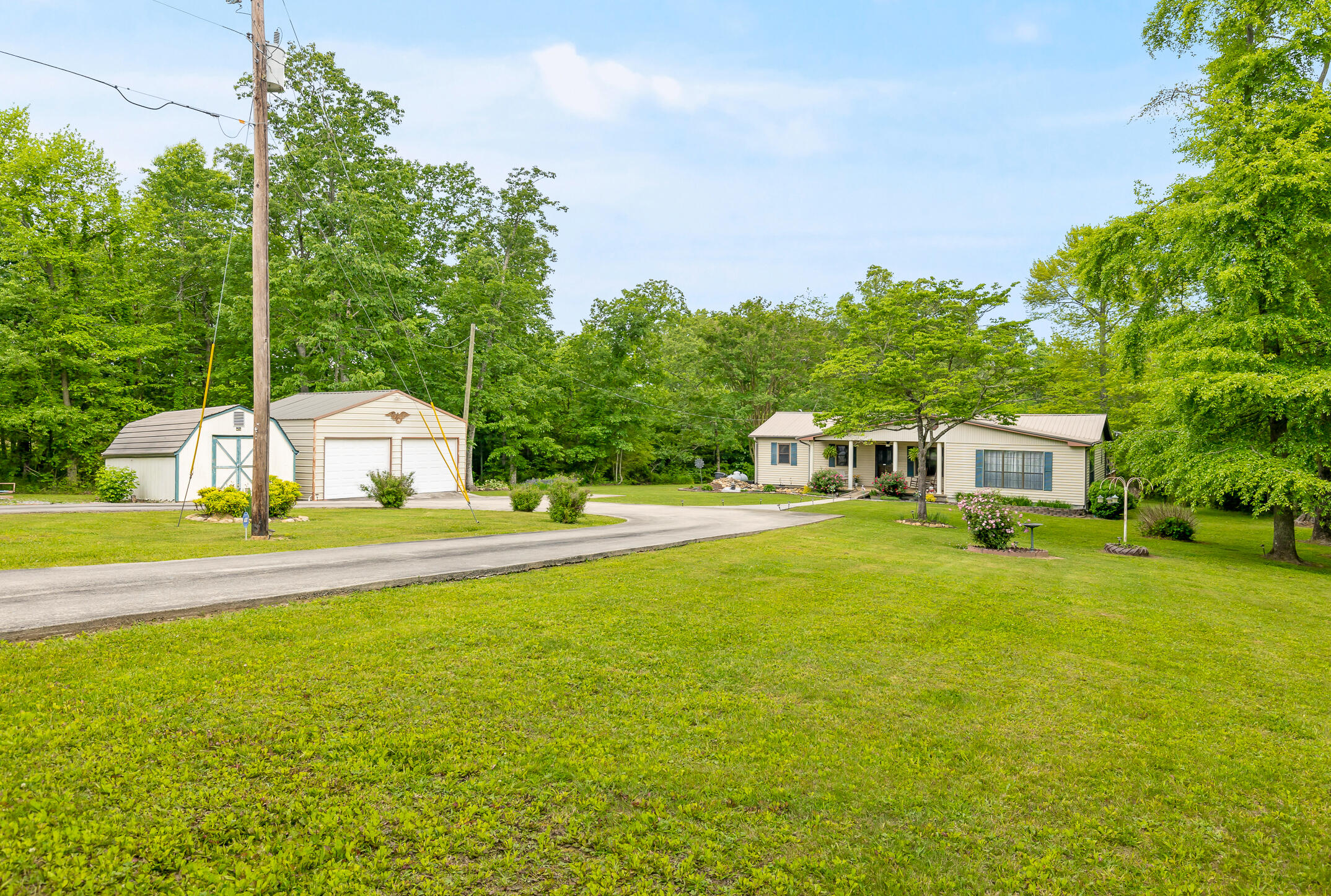 1351 Hwy 301