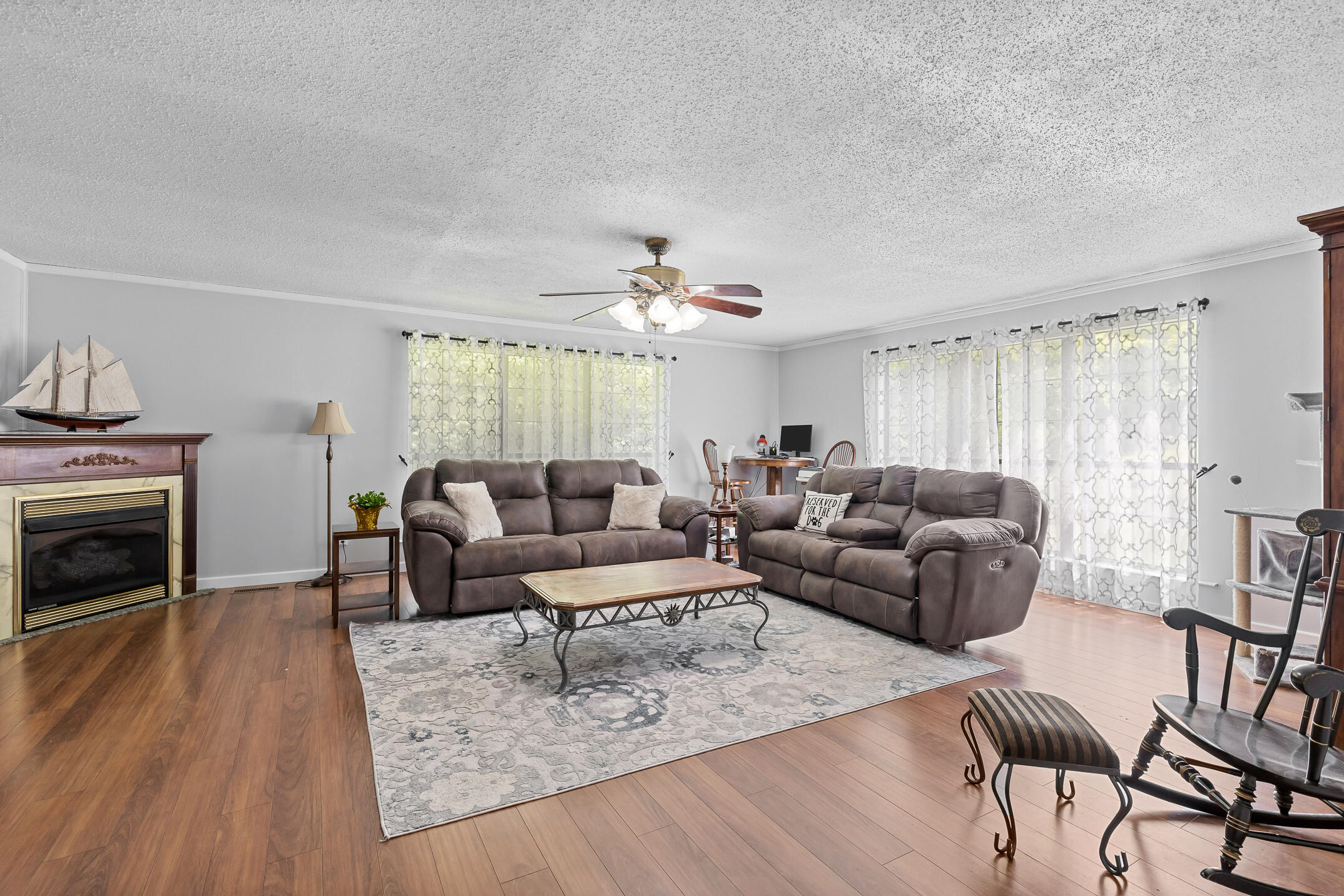 1351 Hwy 301