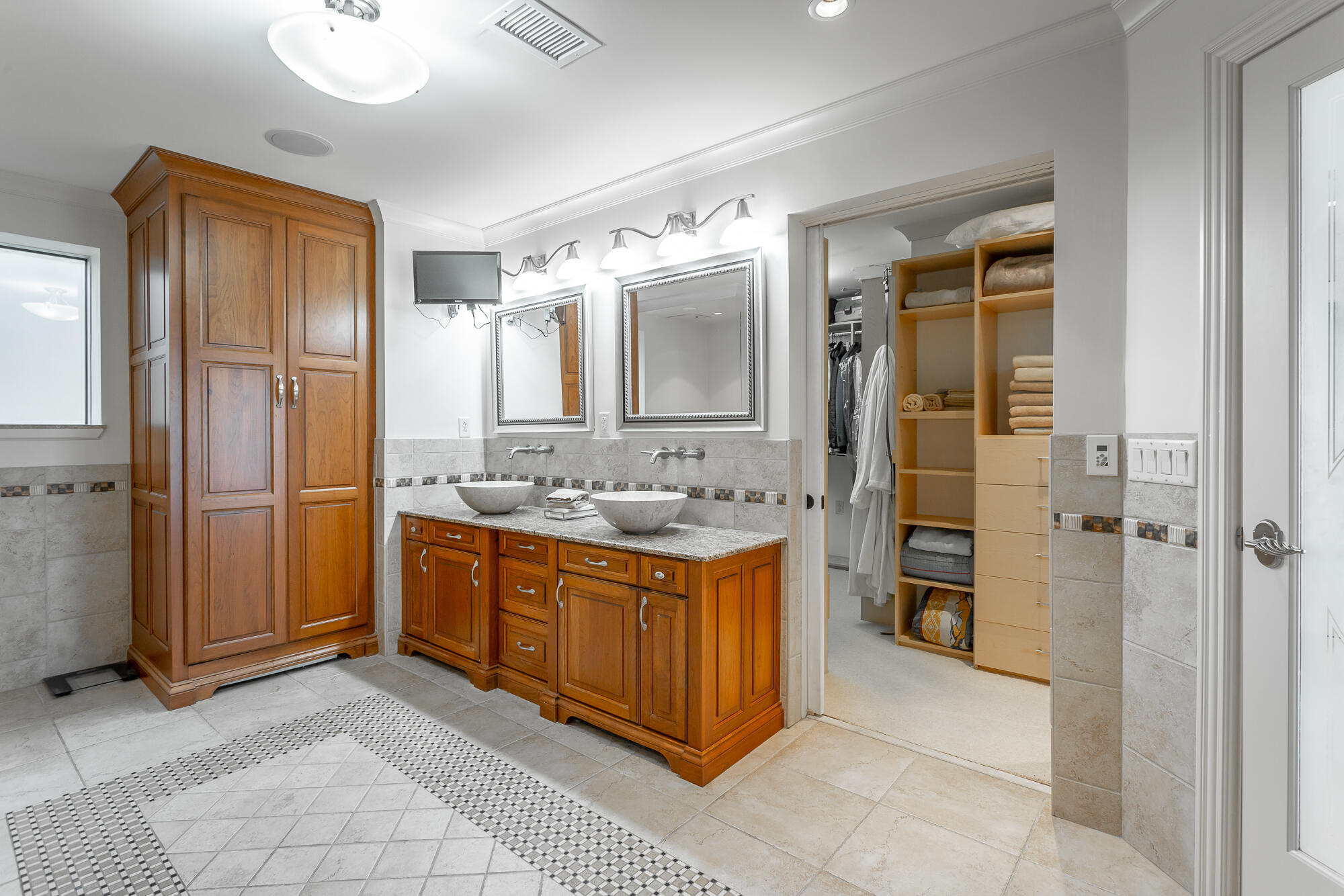 191 Chestnut Street, #401