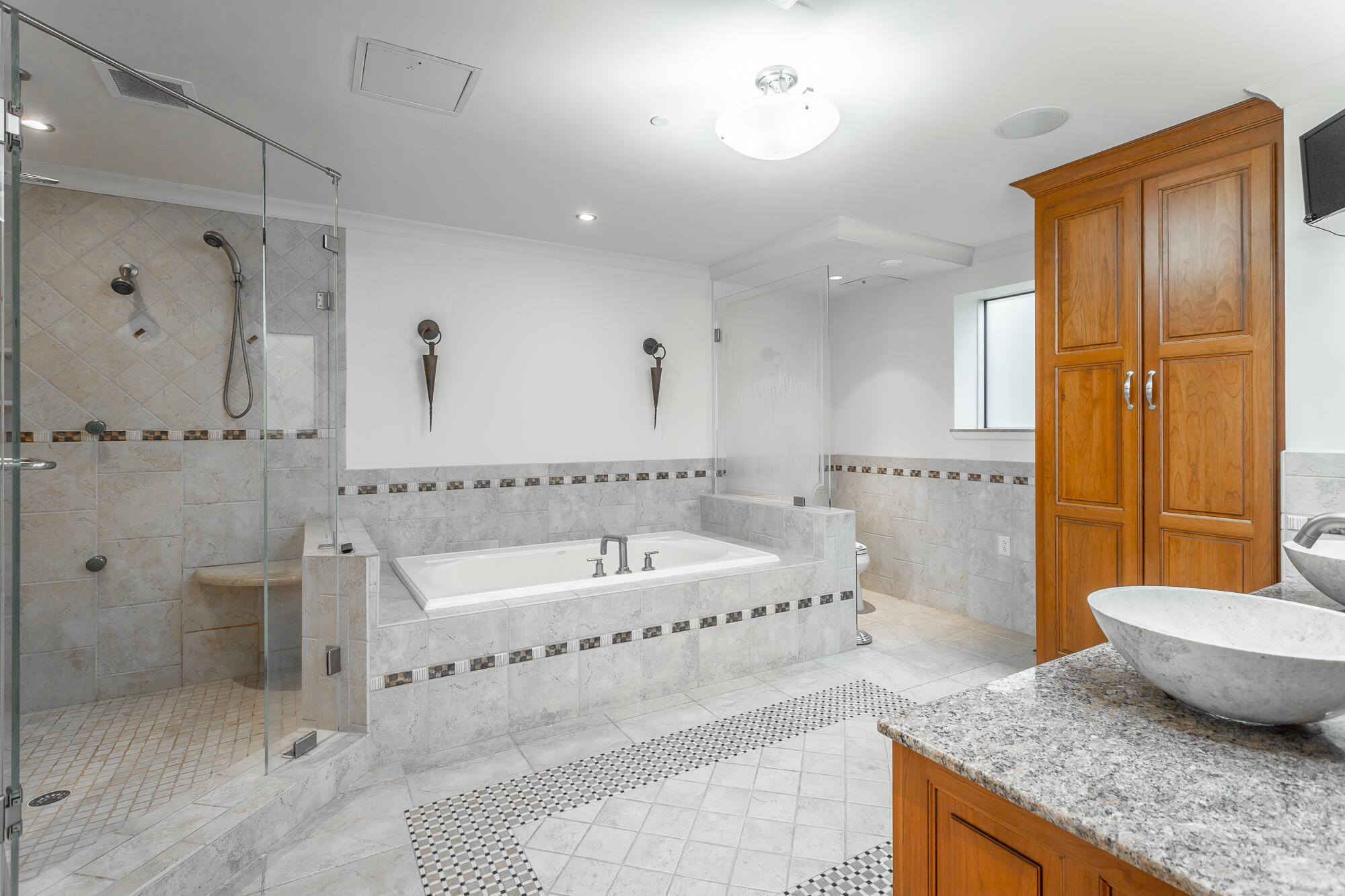 191 Chestnut Street, #401