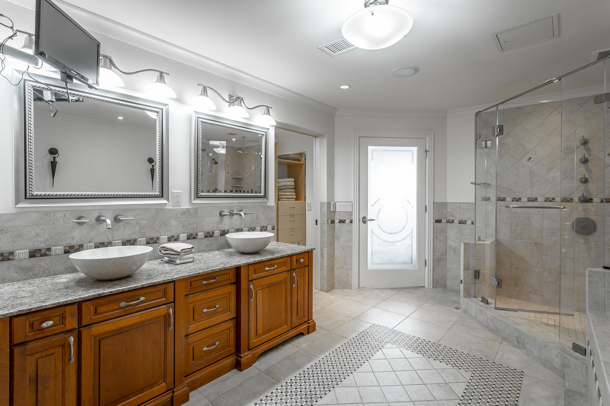 191 Chestnut Street, #401
