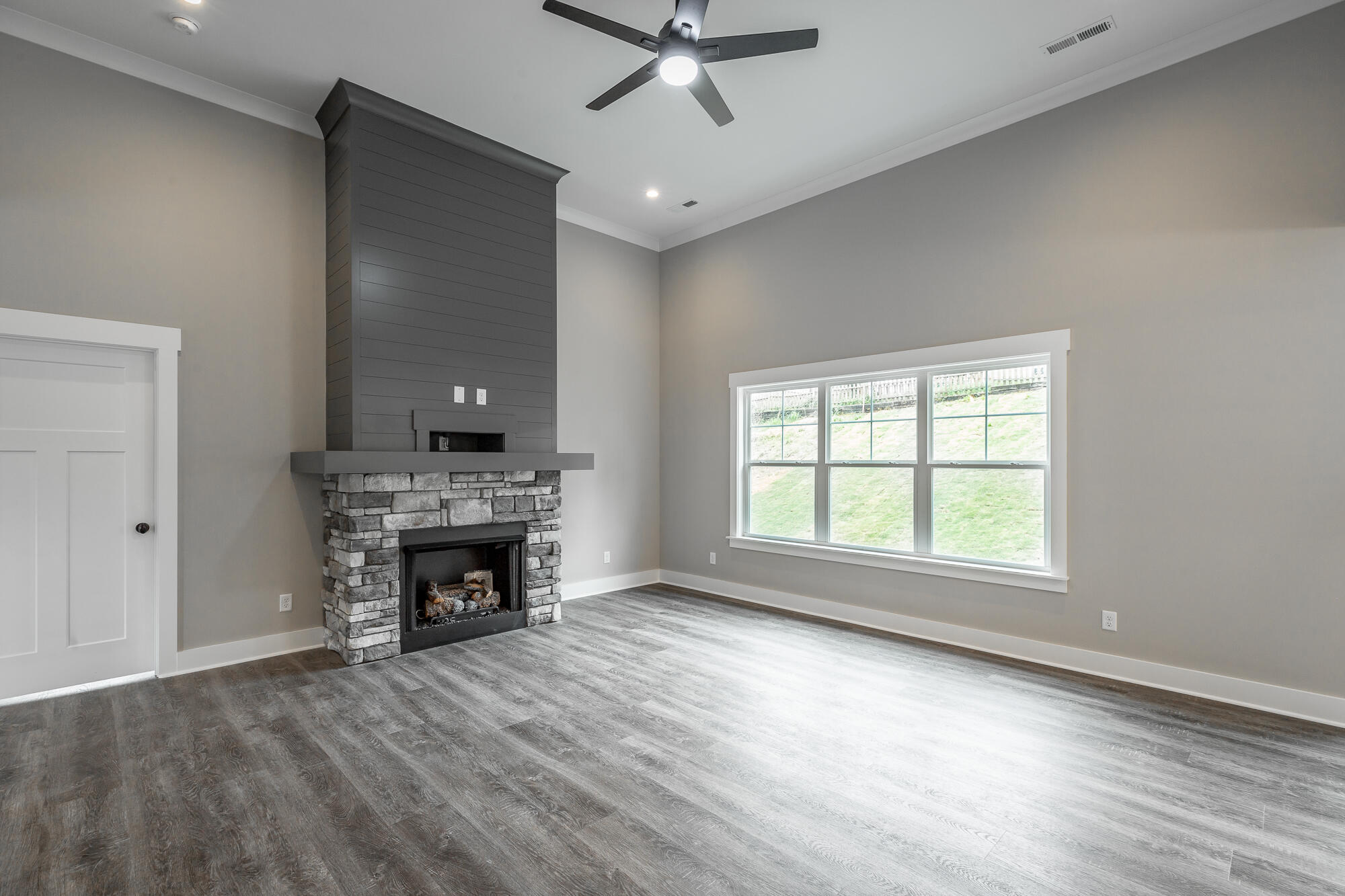 905 Live Oak Road, 198